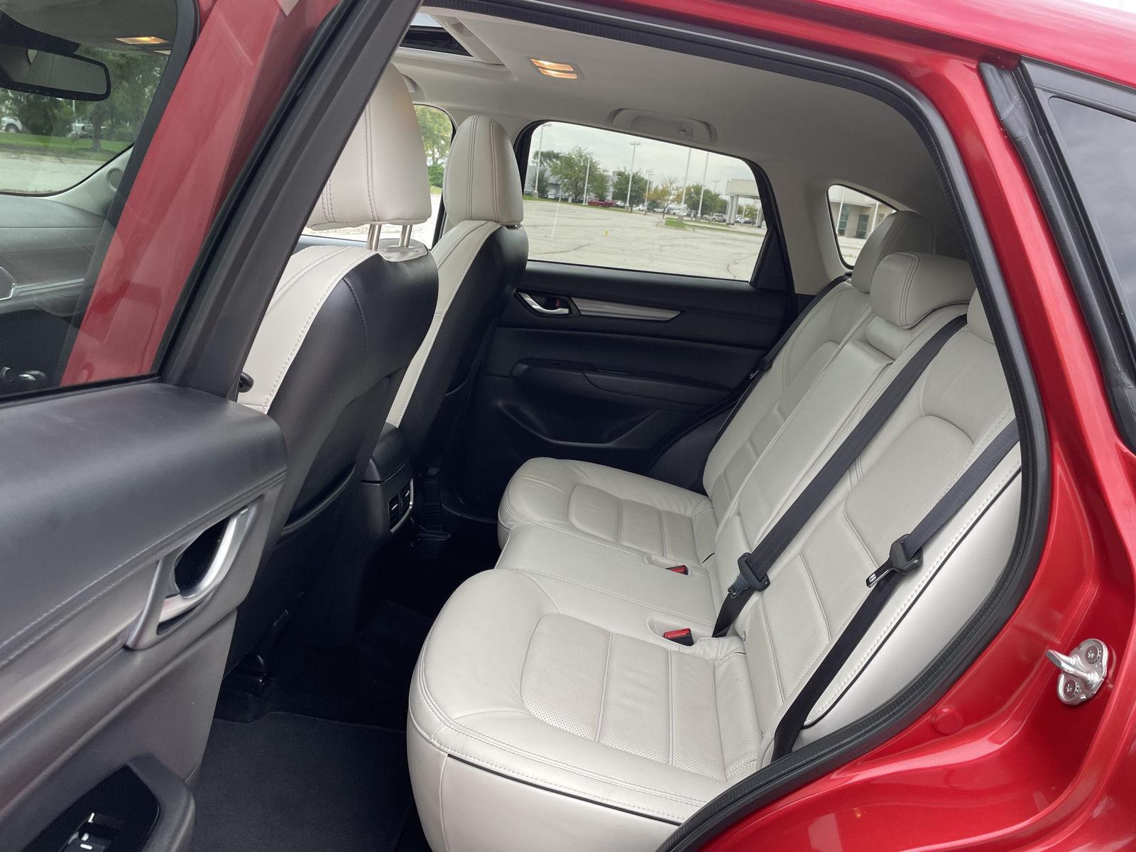 Vehicle photo 19