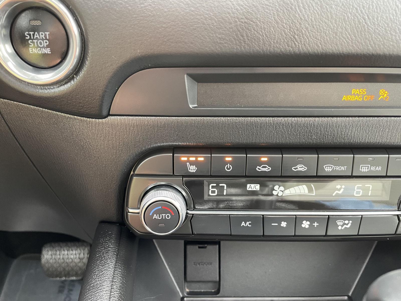 Vehicle photo 25