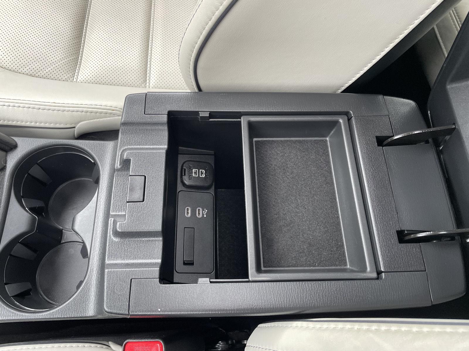 Vehicle photo 28