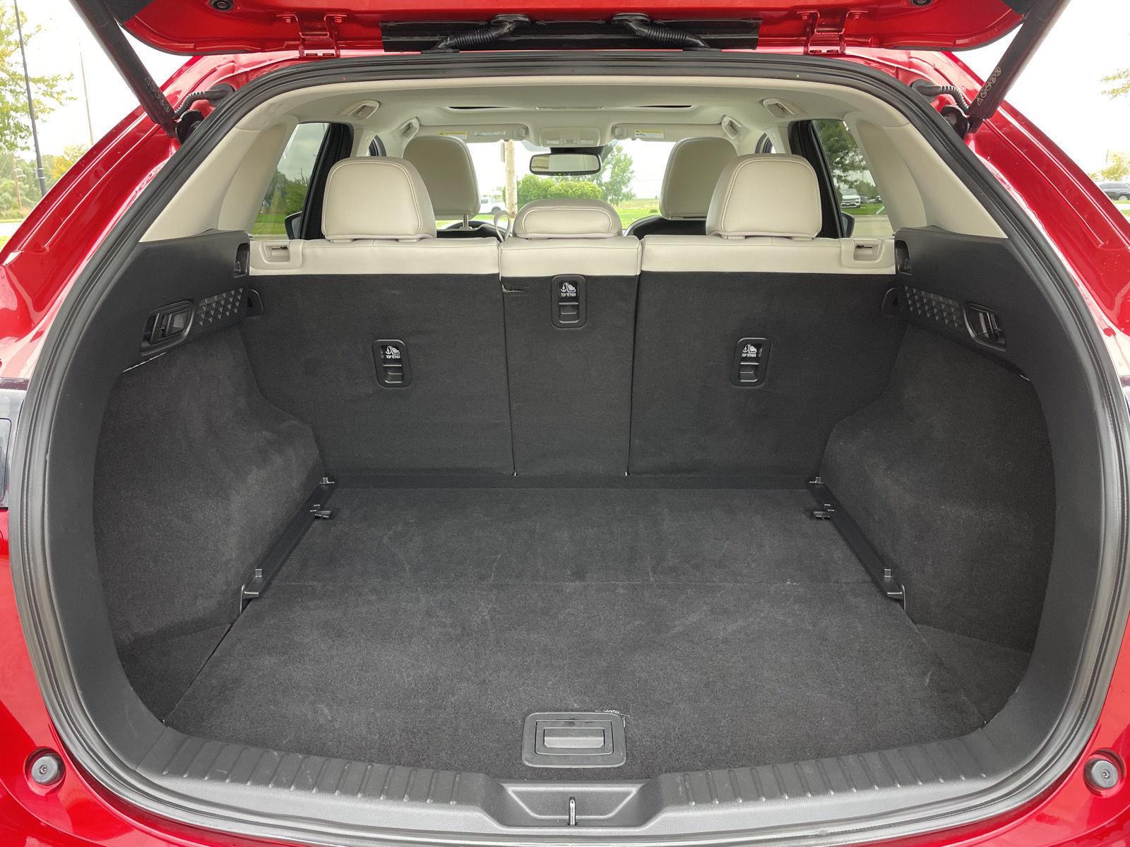 Vehicle photo 32