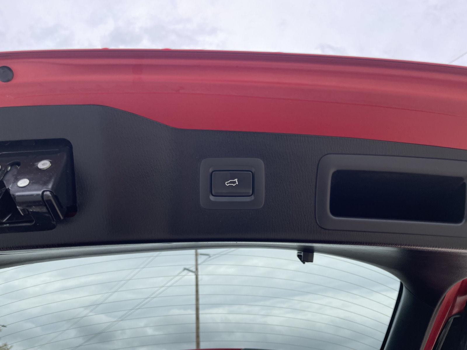 Vehicle photo 33