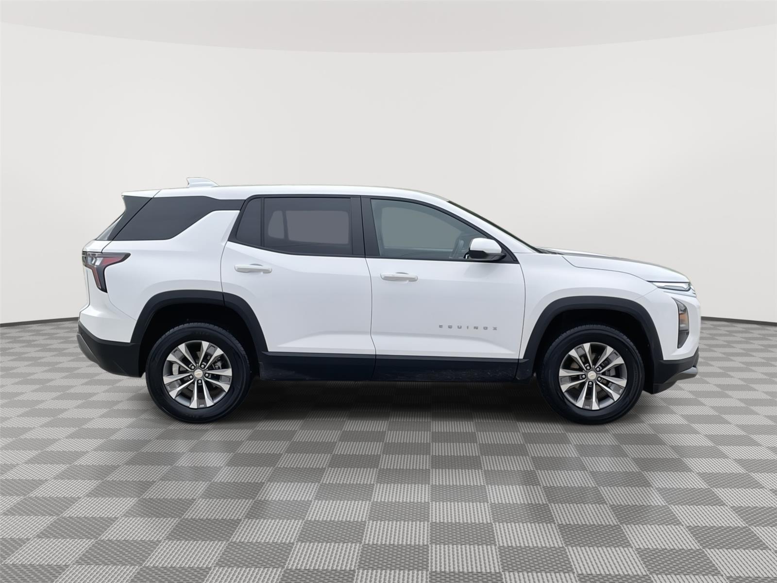 Vehicle photo 6