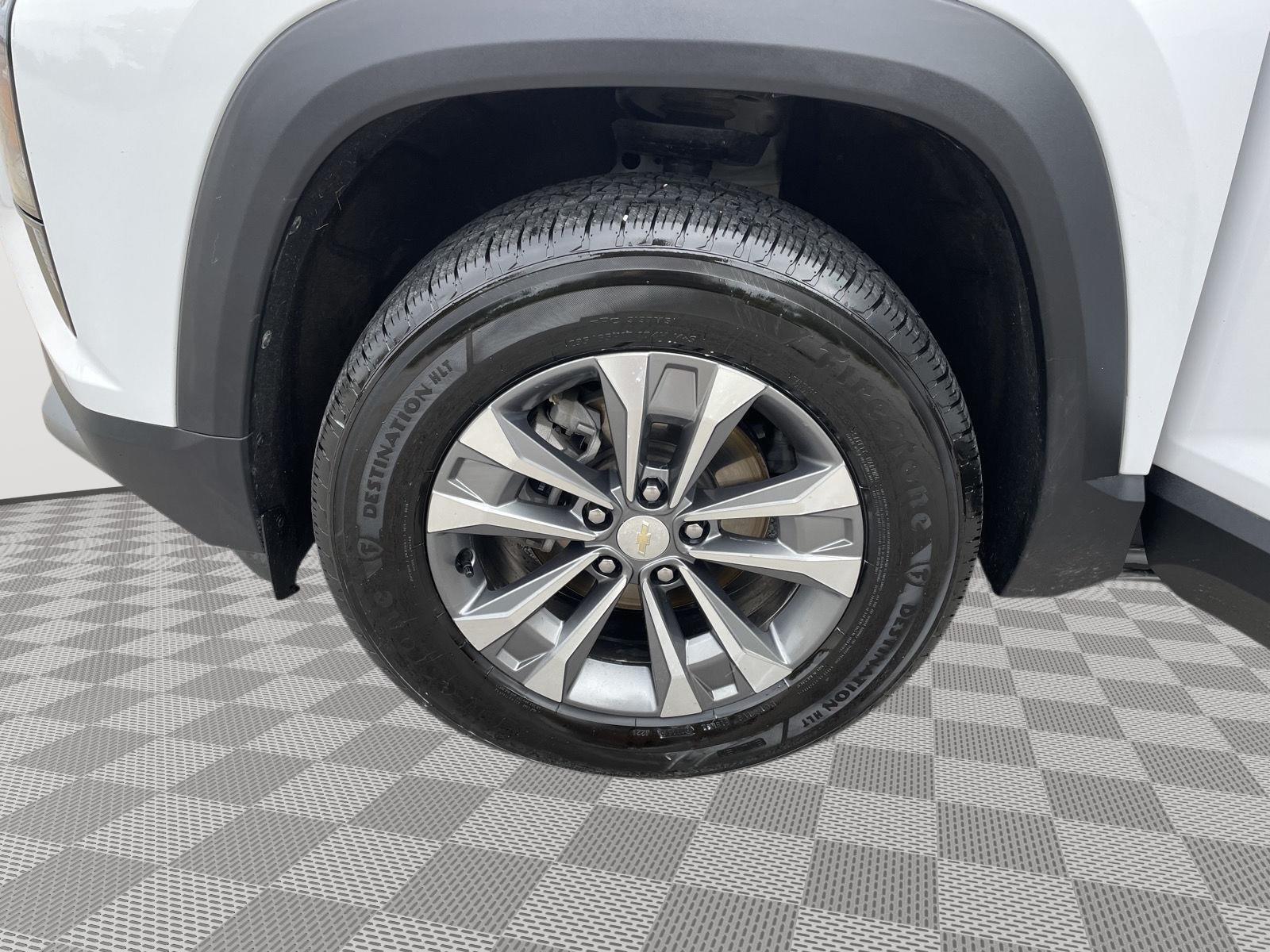Vehicle photo 10