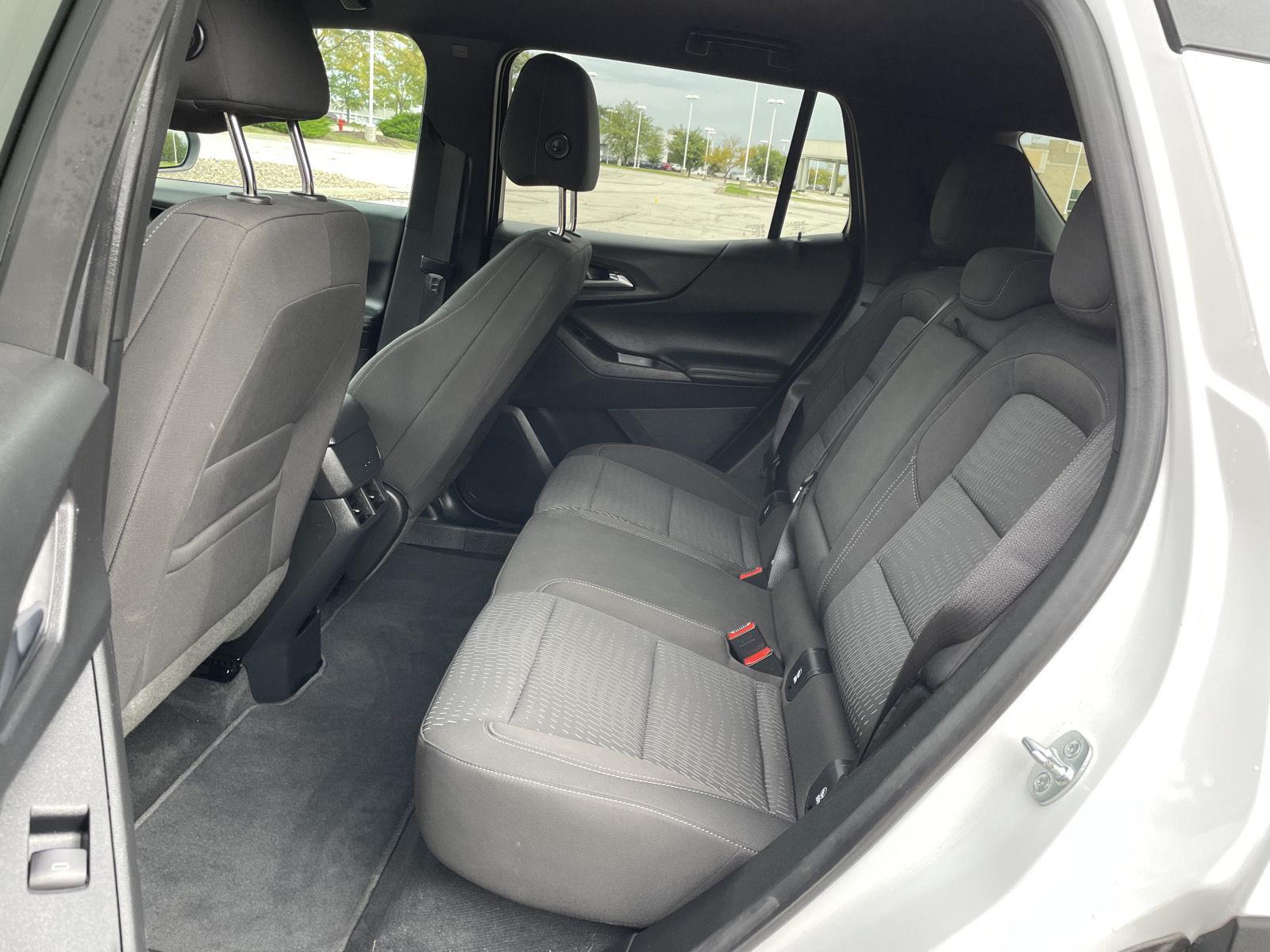 Vehicle photo 19