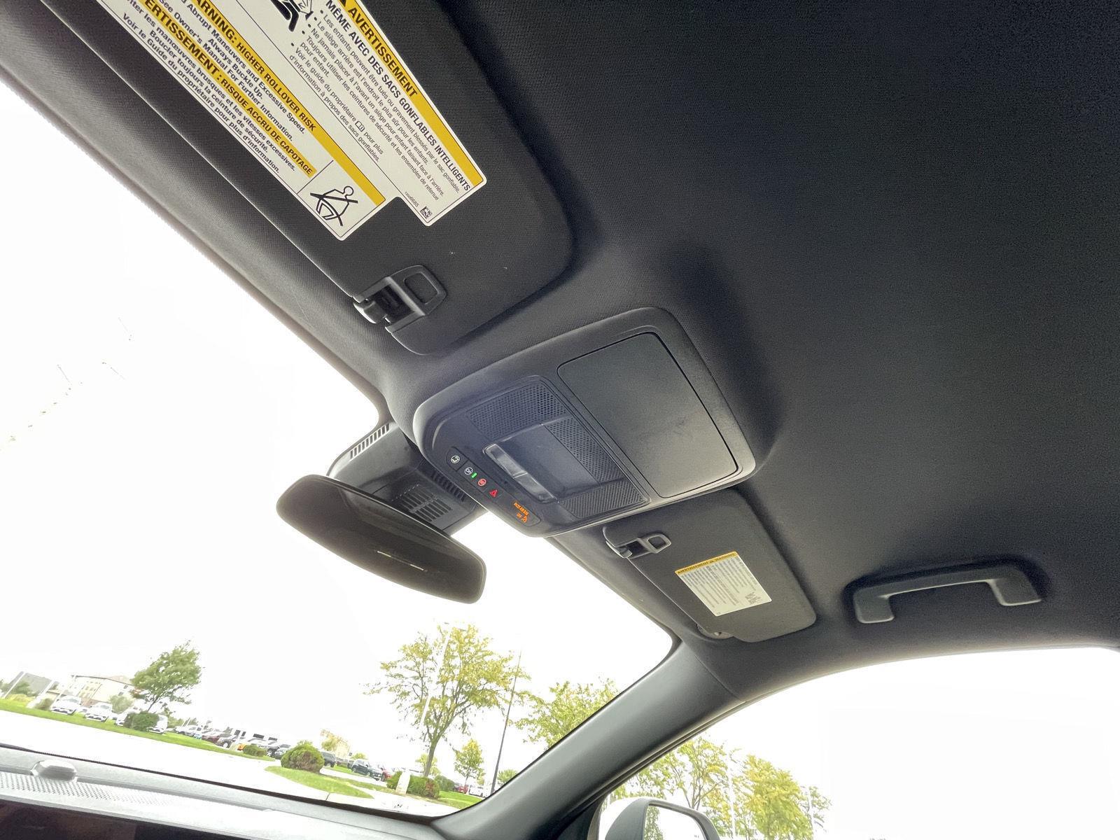 Vehicle photo 20