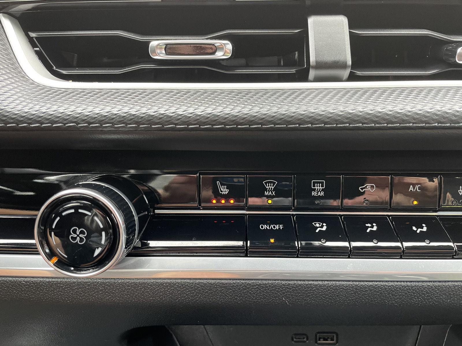 Vehicle photo 25