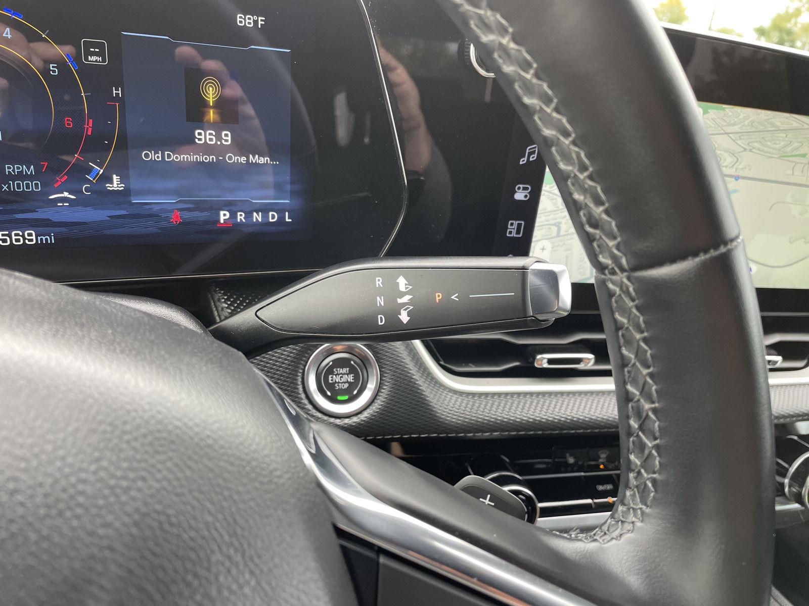Vehicle photo 30