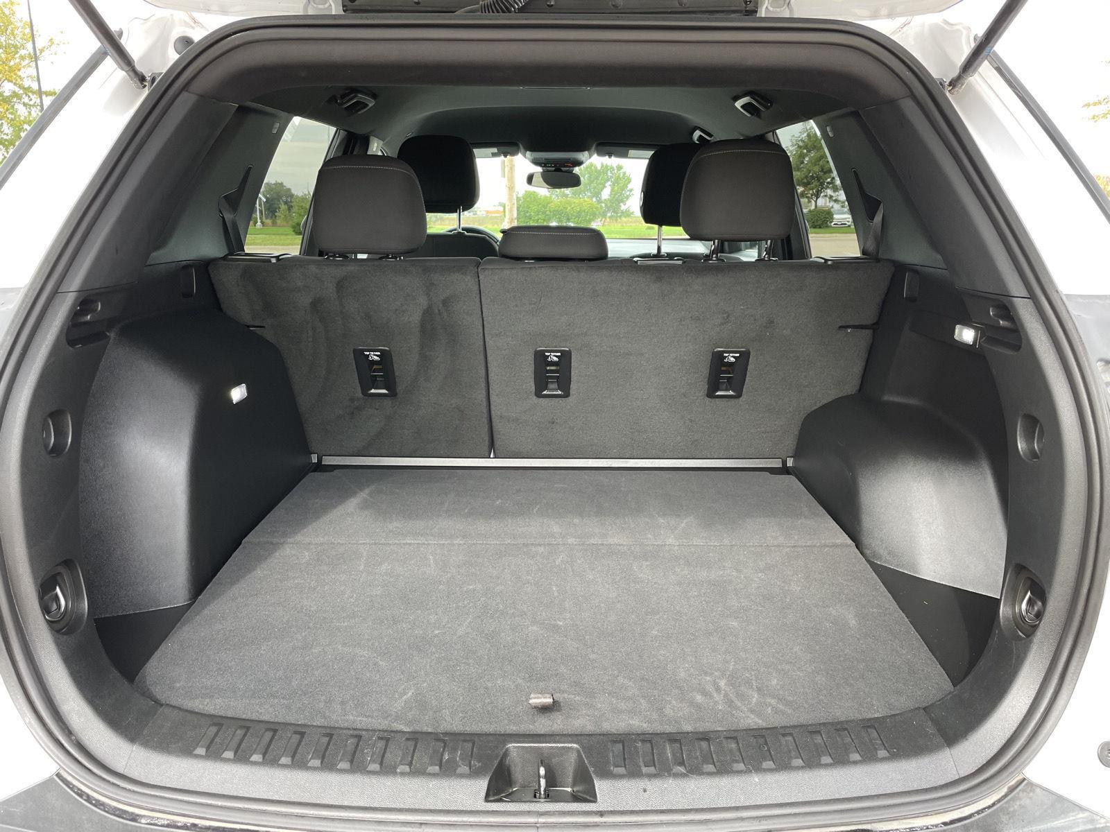 Vehicle photo 34