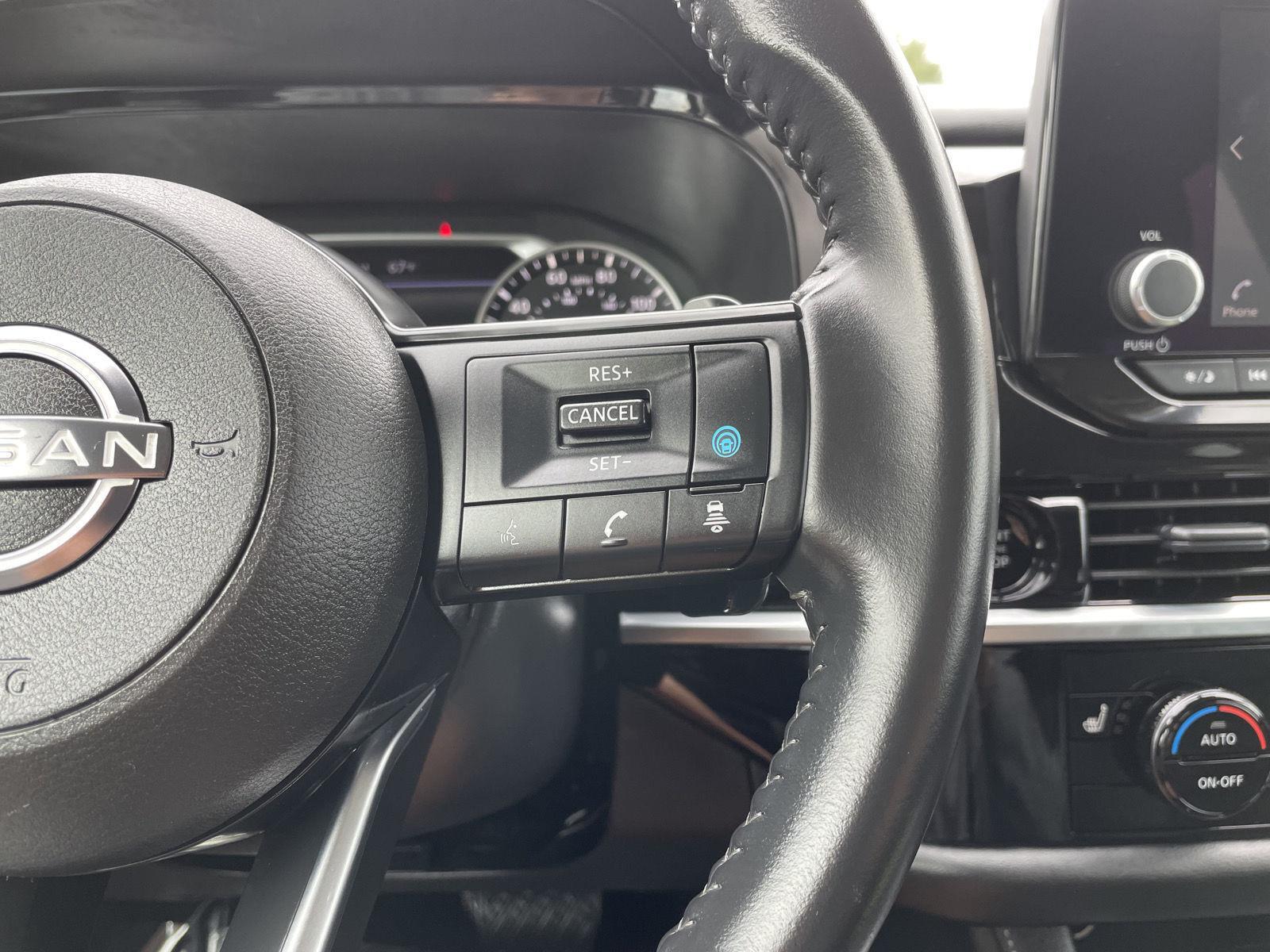 Vehicle photo 14