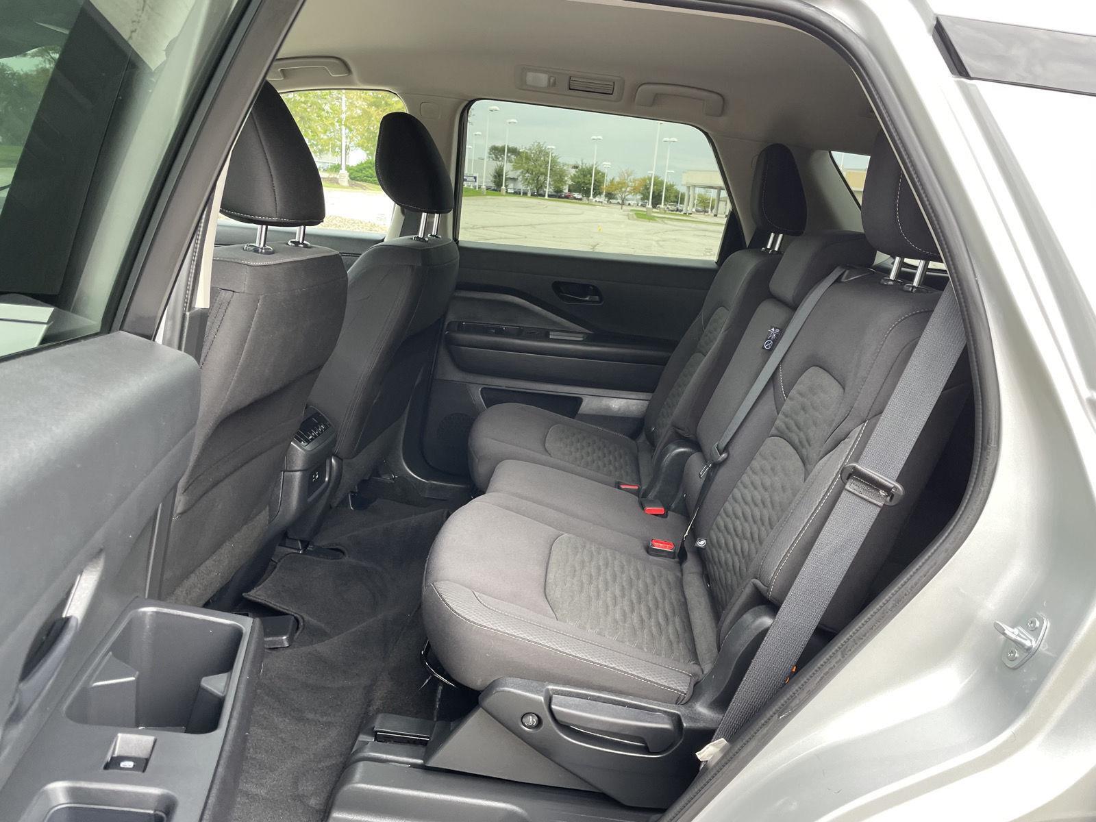 Vehicle photo 20