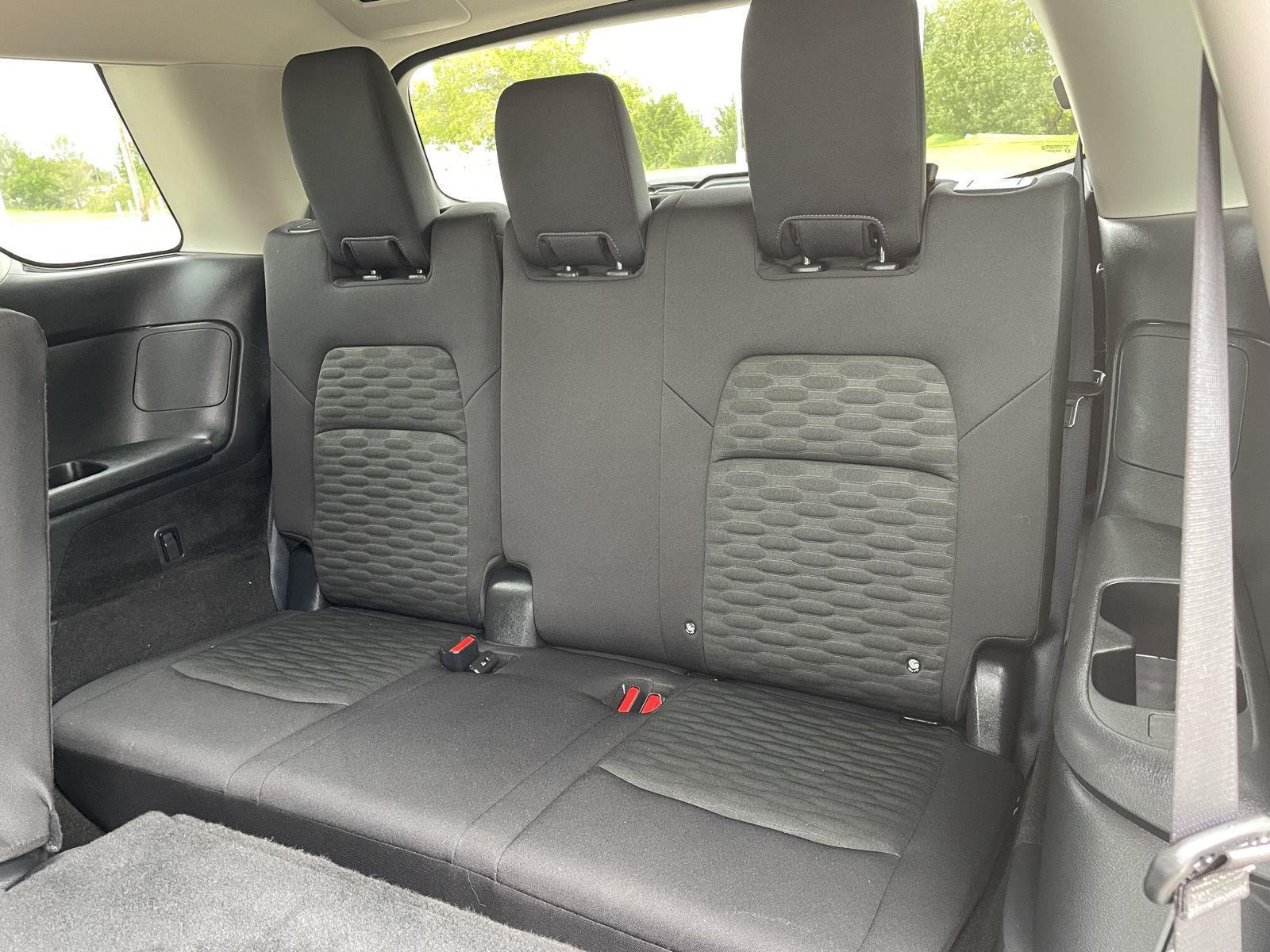 Vehicle photo 21