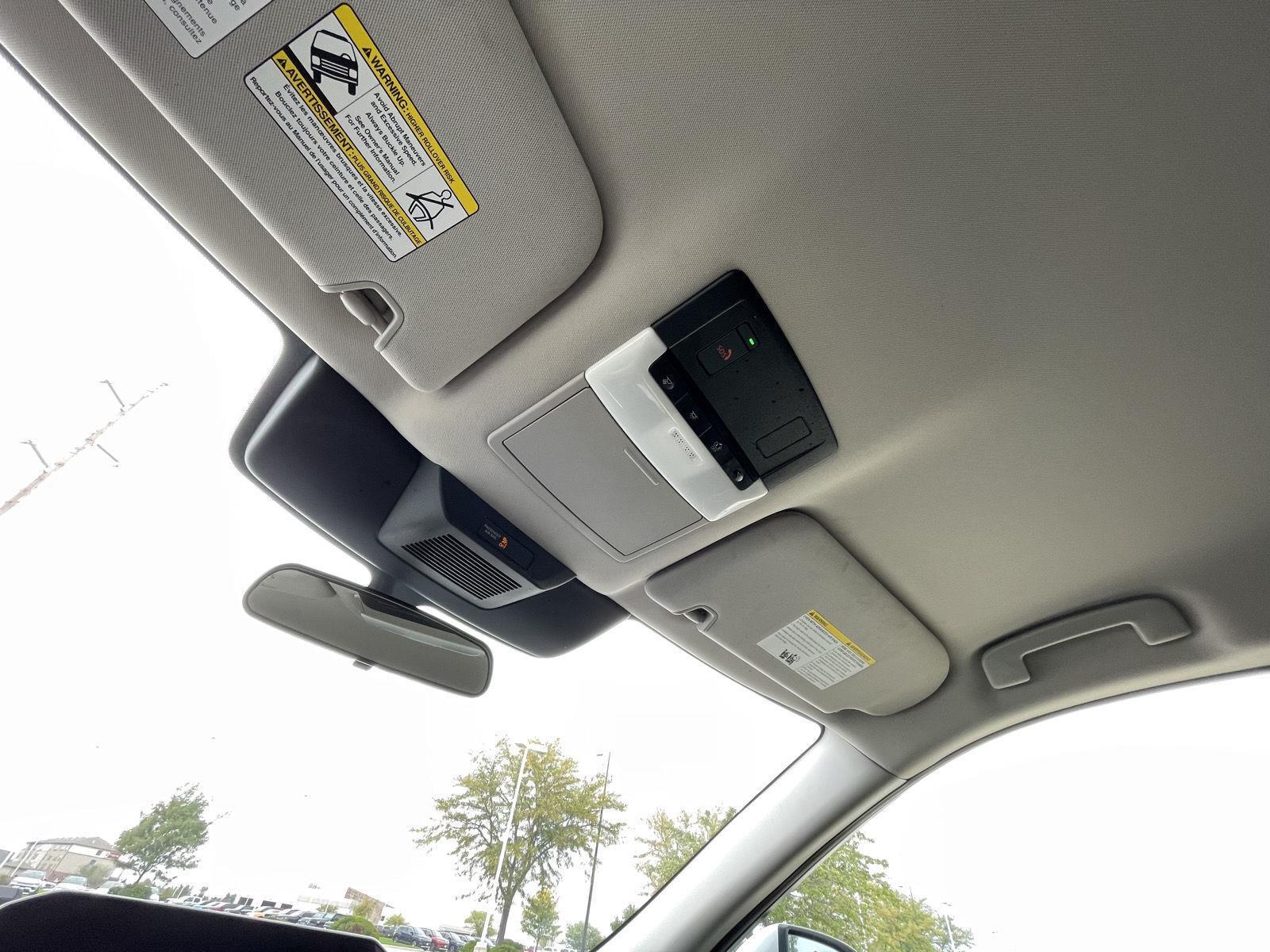 Vehicle photo 22