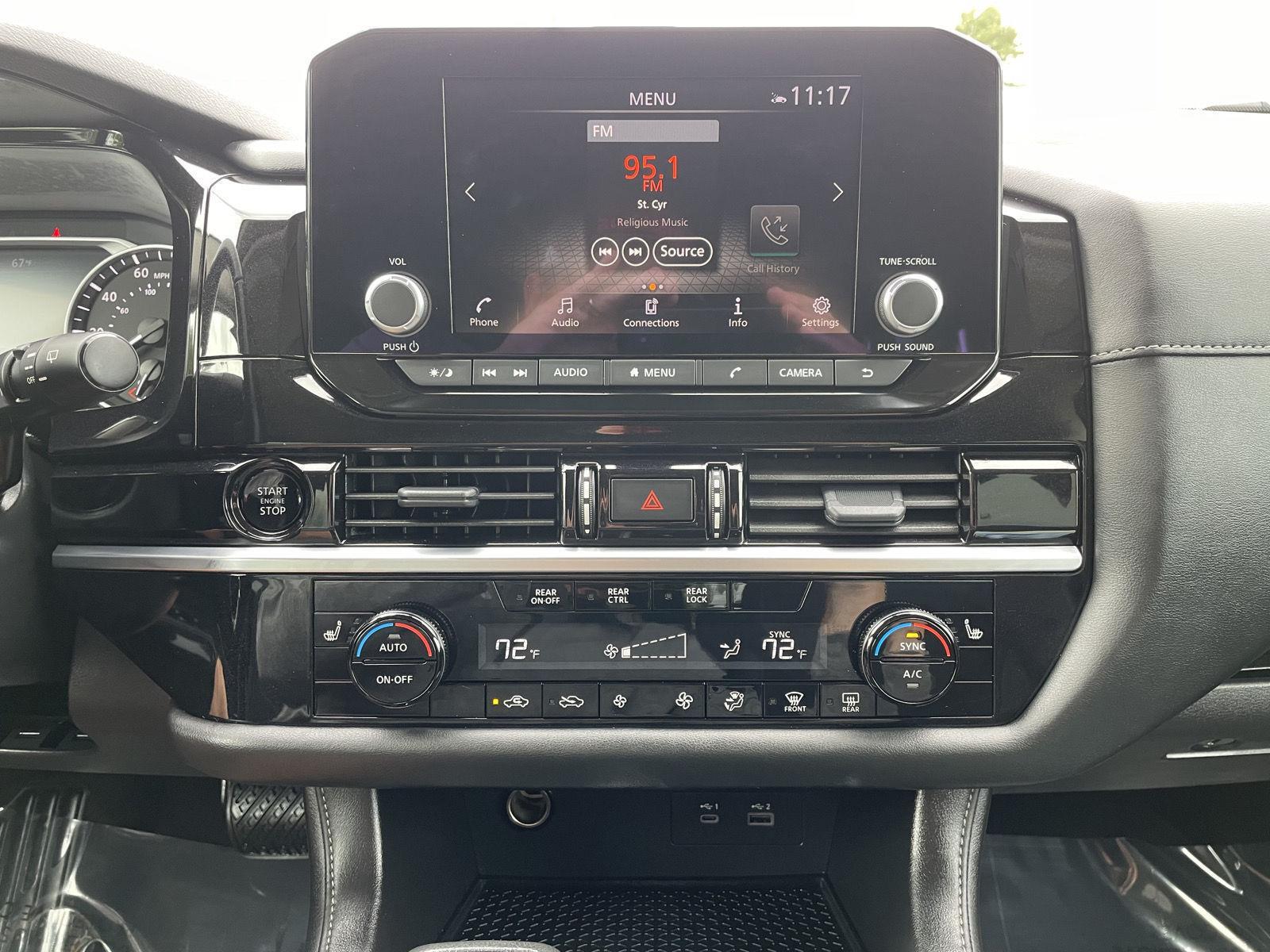 Vehicle photo 23