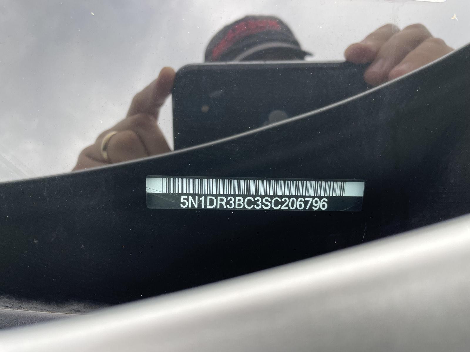 Vehicle photo 33