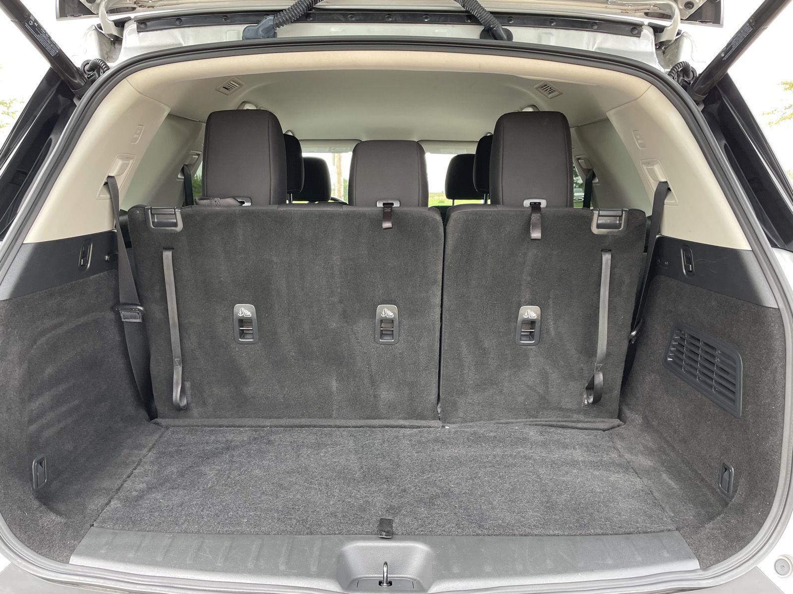 Vehicle photo 35