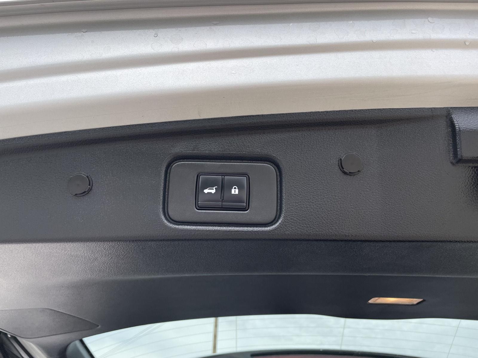 Vehicle photo 36