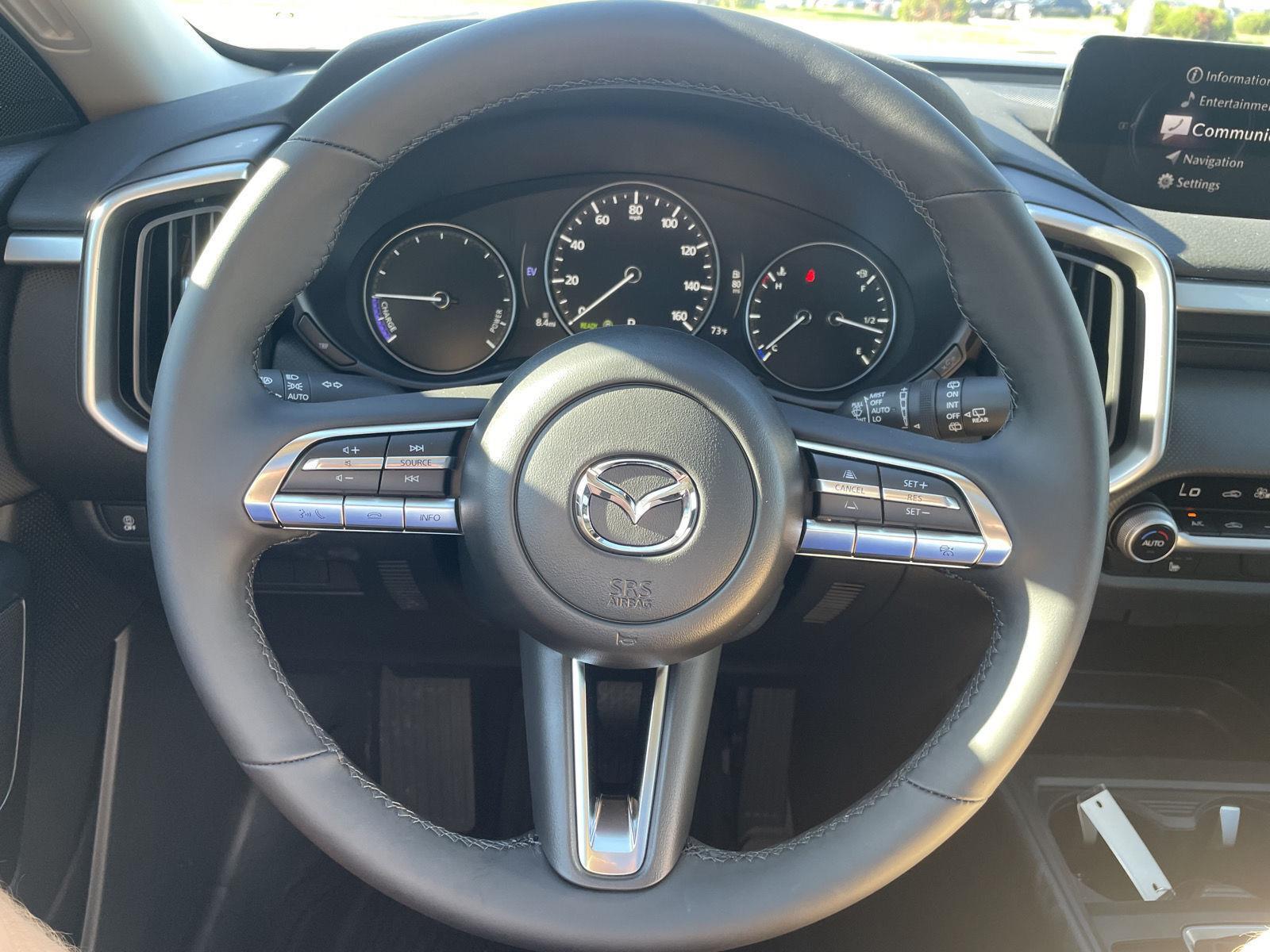 Vehicle photo 12