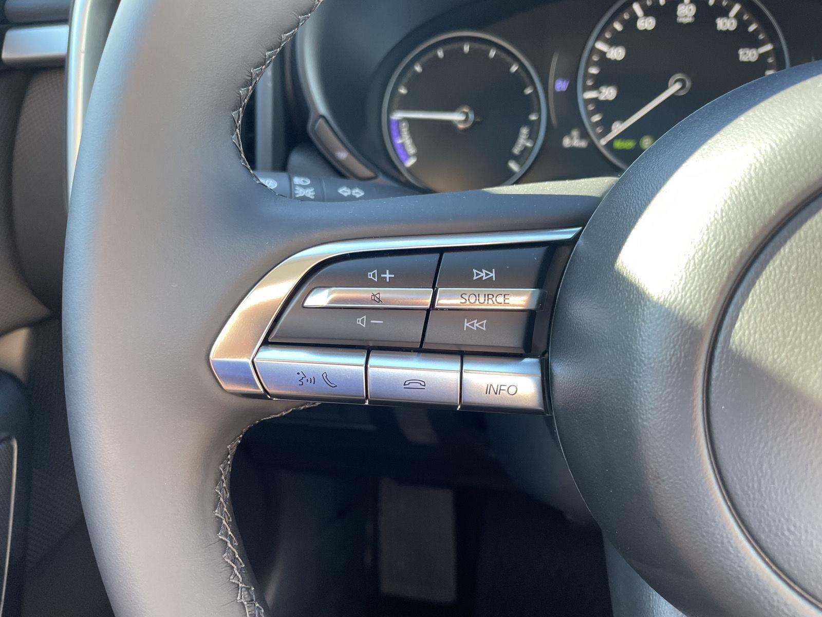 Vehicle photo 13