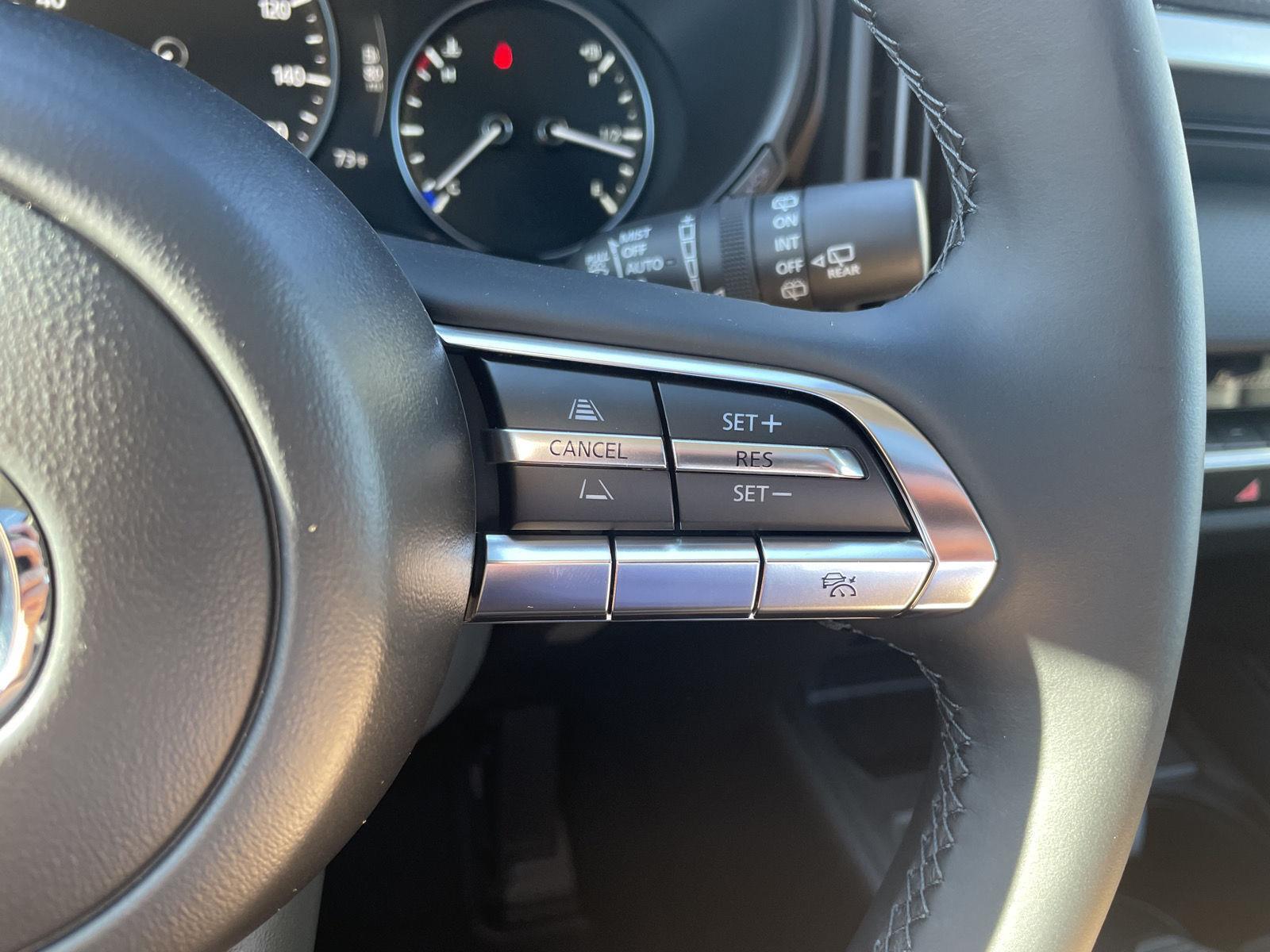 Vehicle photo 14