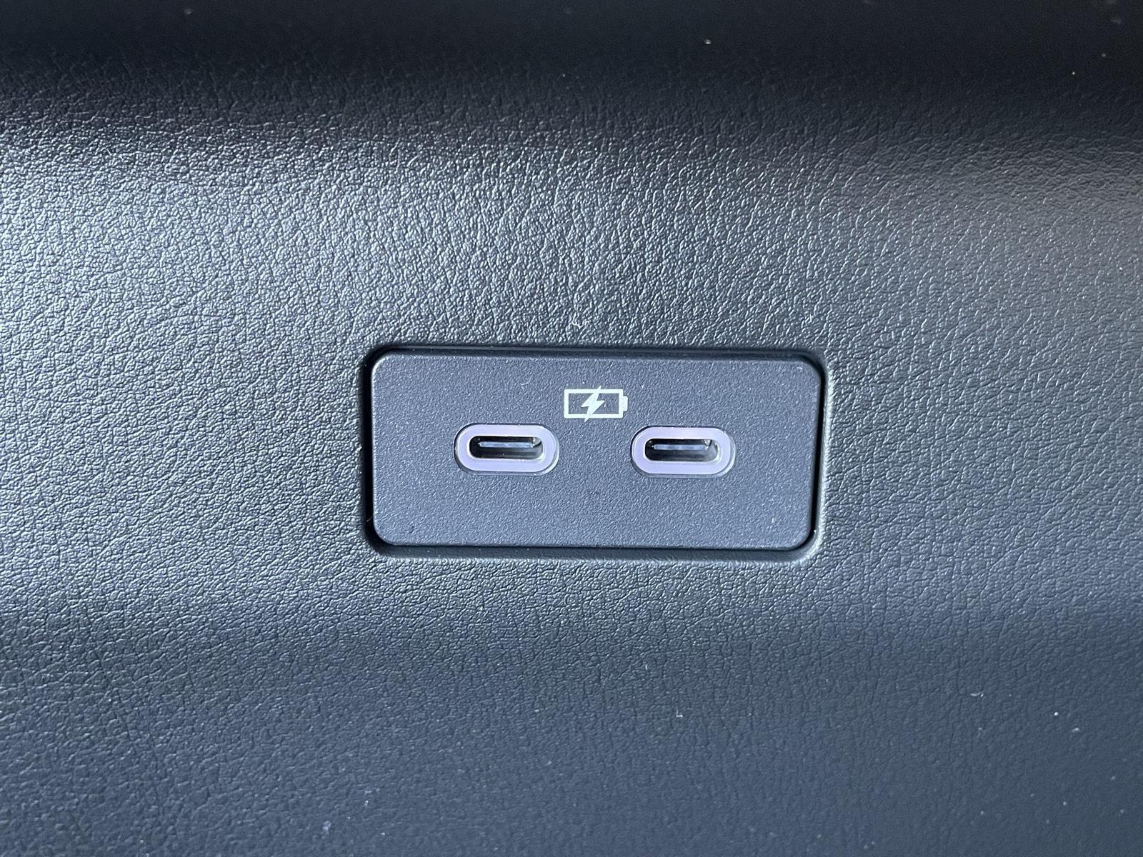 Vehicle photo 21