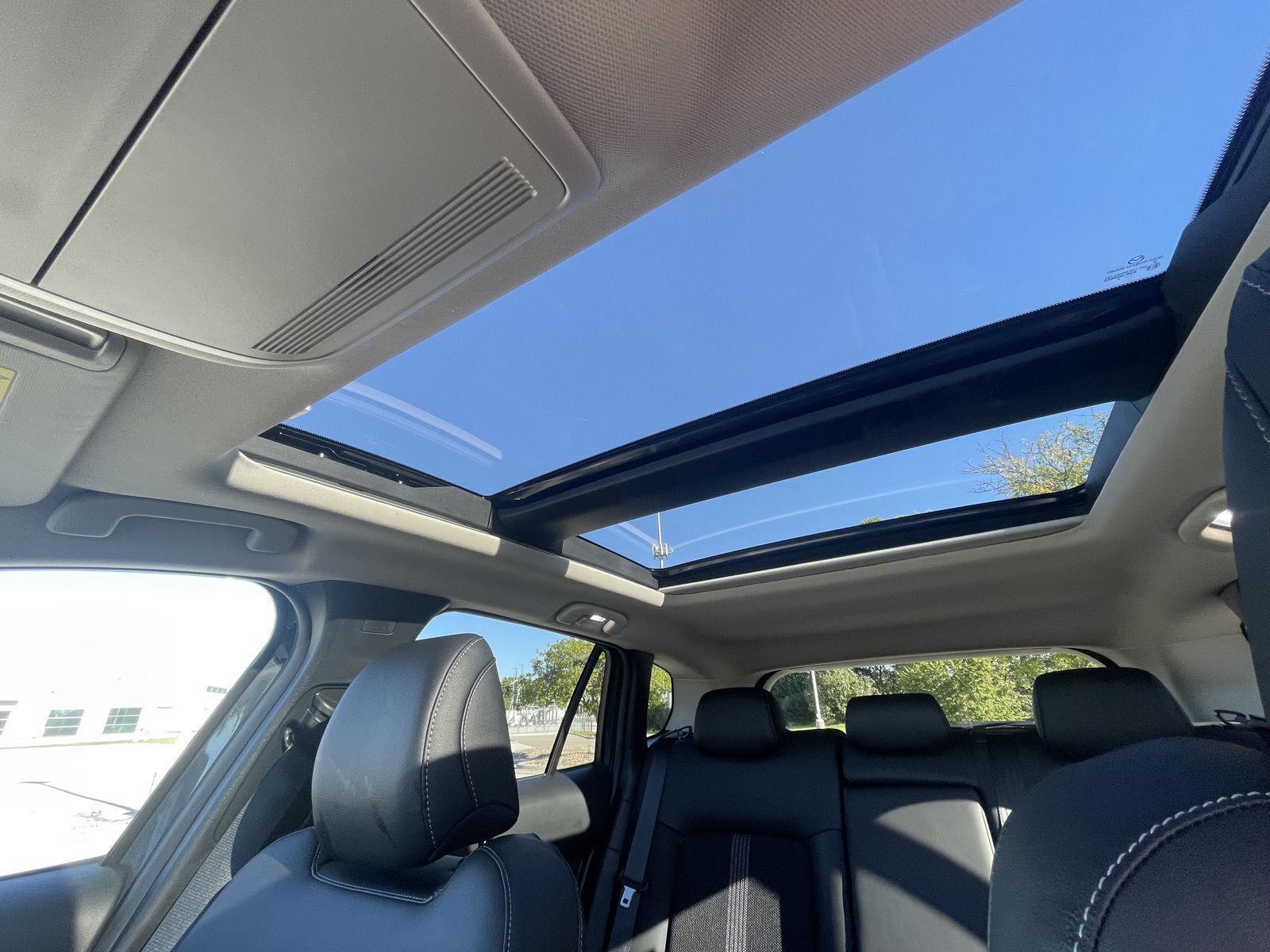 Vehicle photo 32