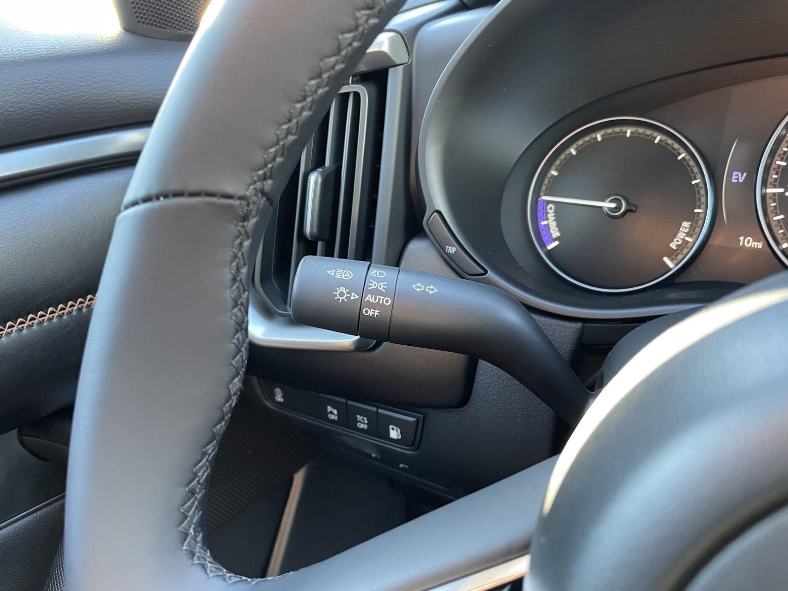 Vehicle photo 16