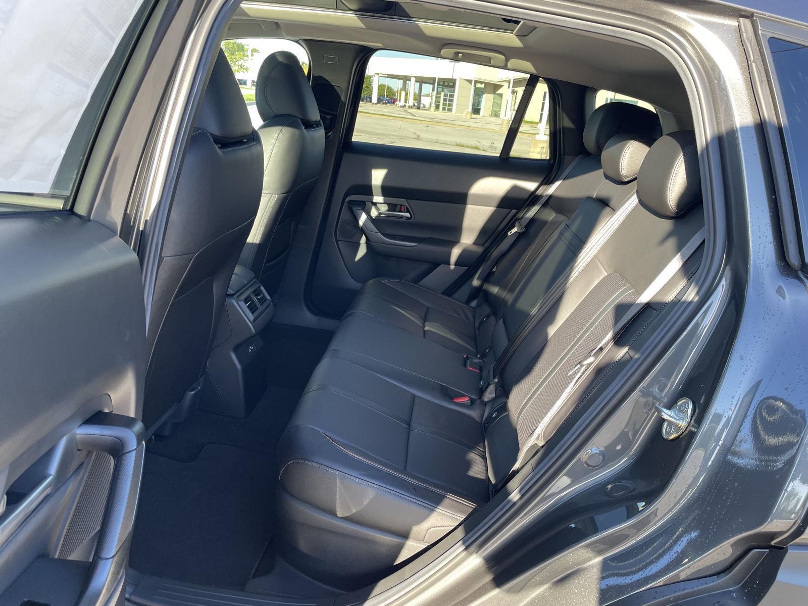 Vehicle photo 20