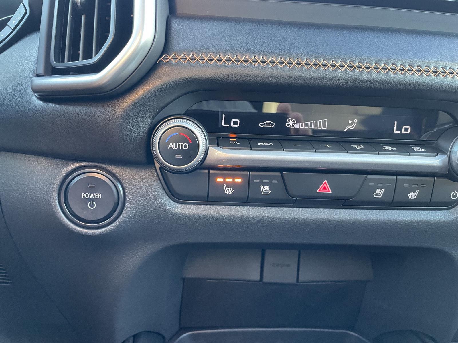 Vehicle photo 27