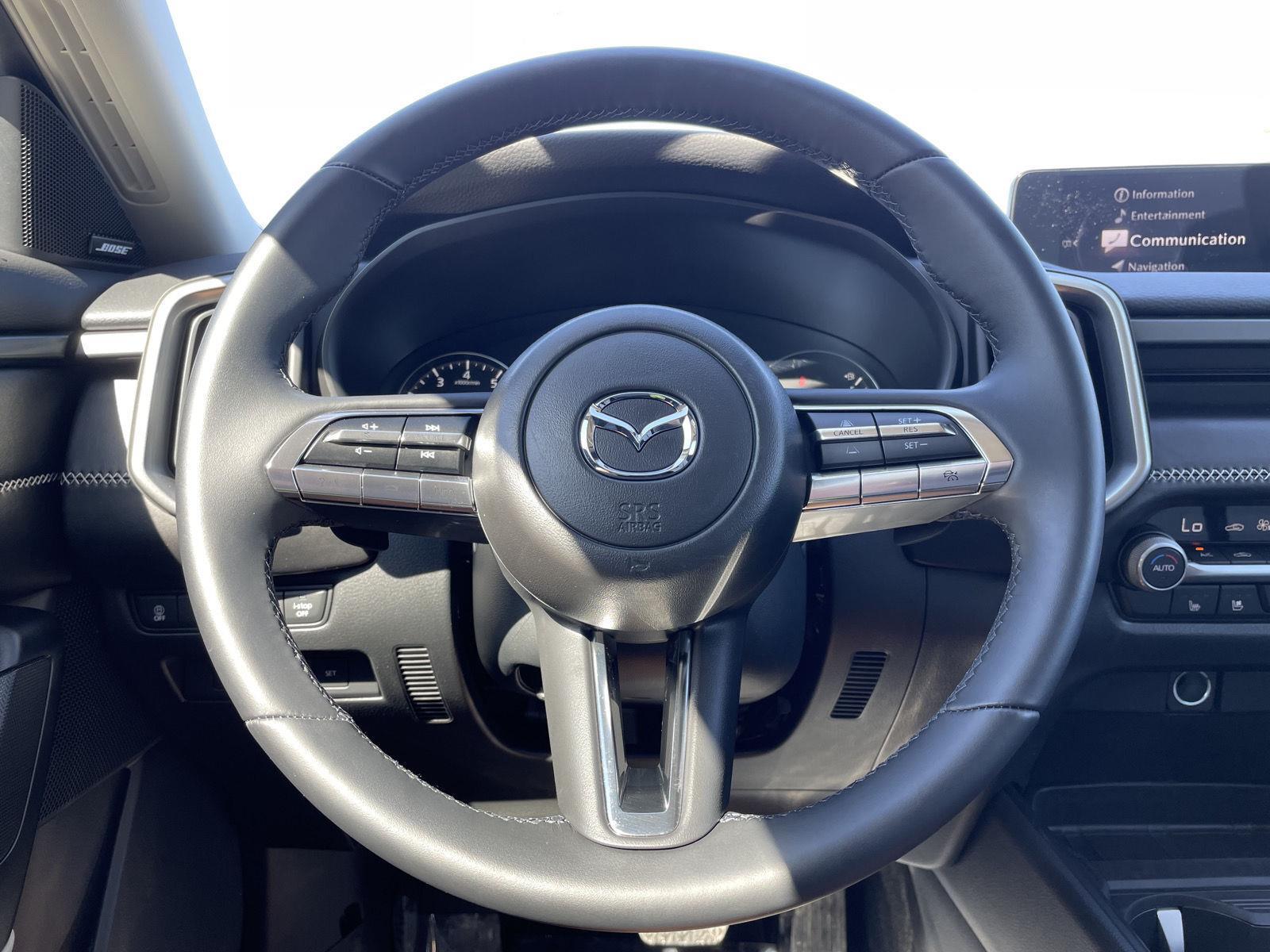 Vehicle photo 12