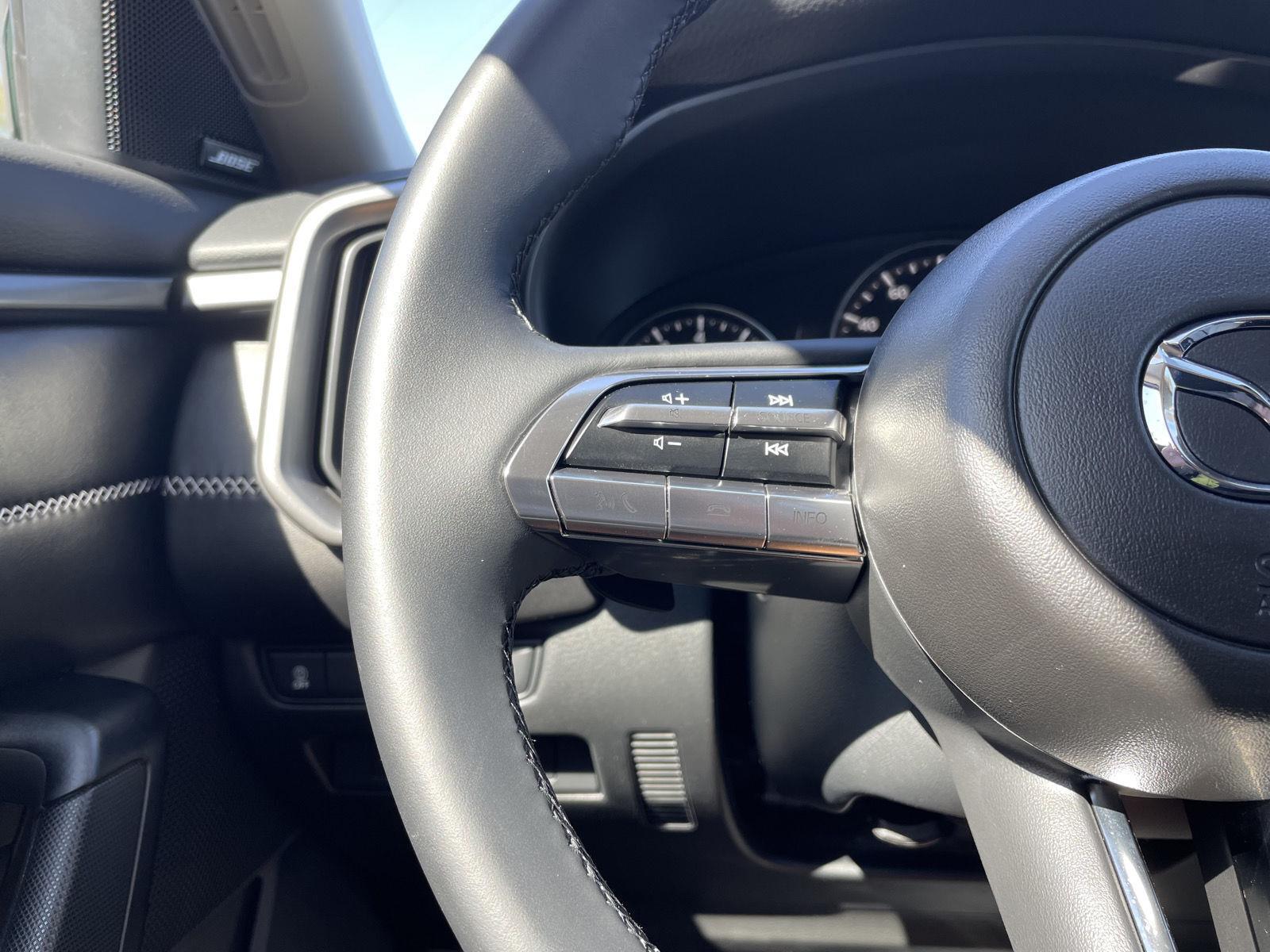 Vehicle photo 13