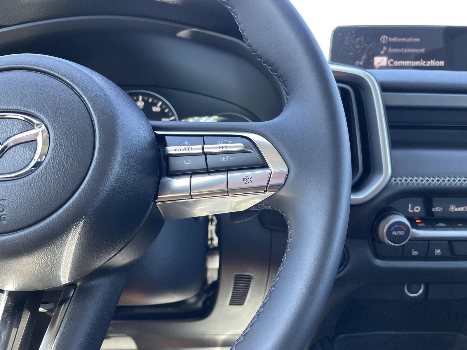 Vehicle photo 14