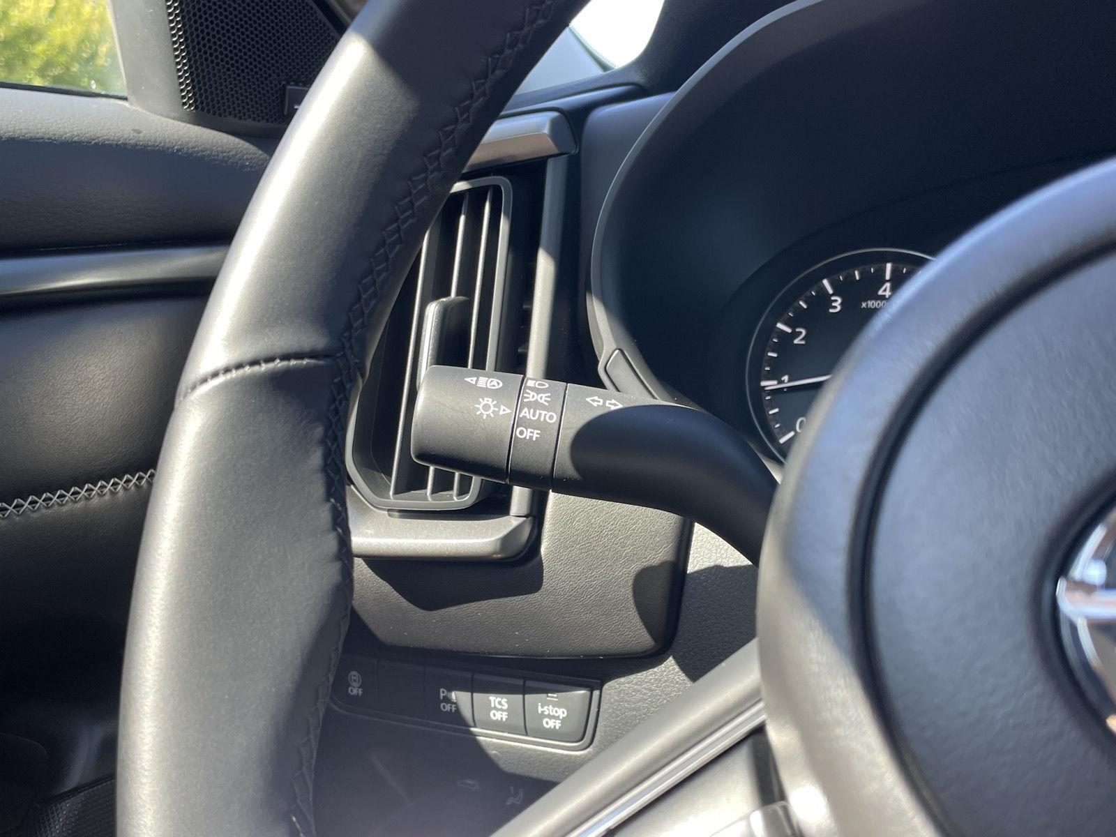 Vehicle photo 15