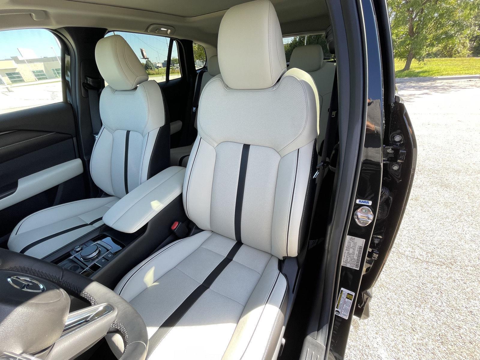 Vehicle photo 17
