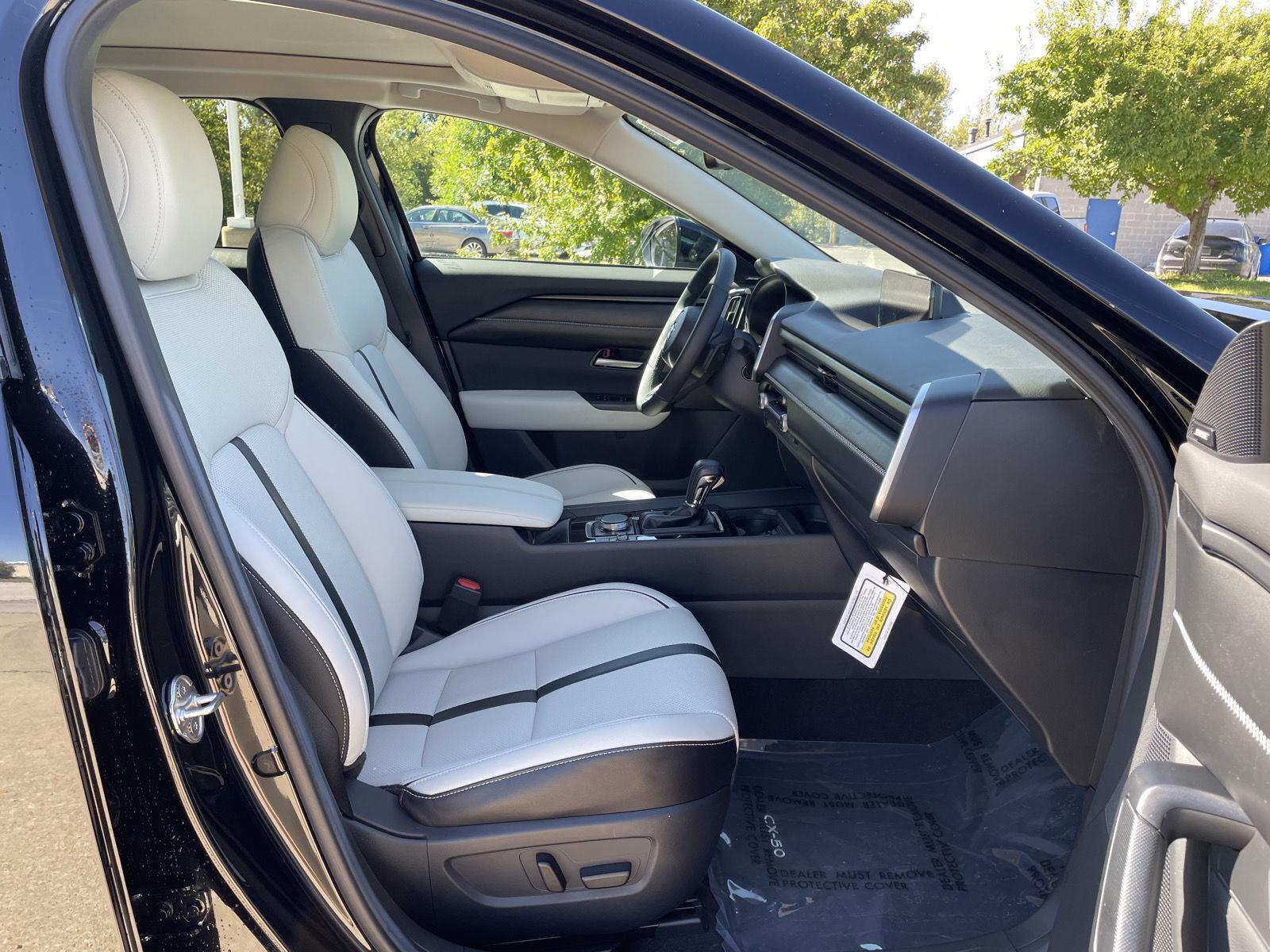 Vehicle photo 18