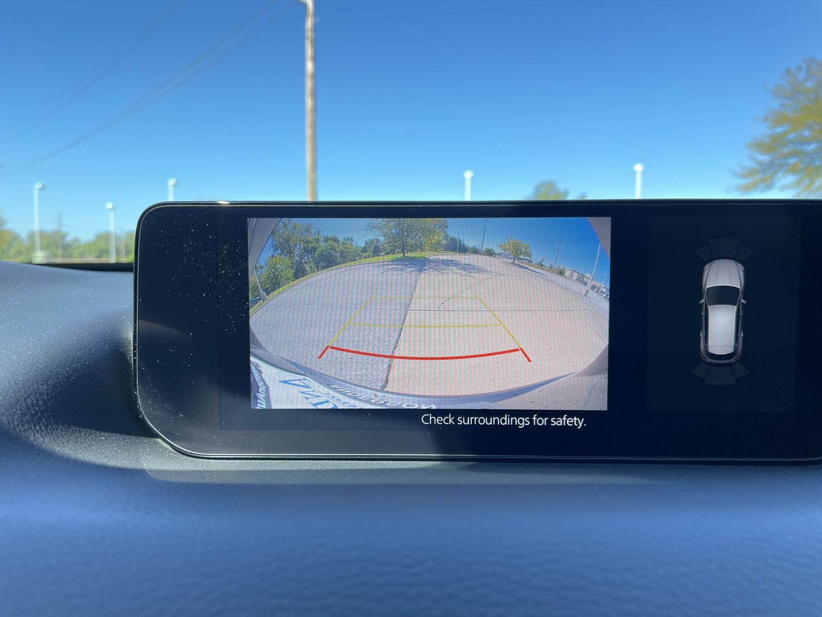 Vehicle photo 23