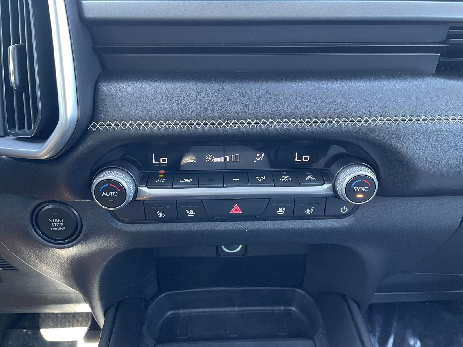 Vehicle photo 25