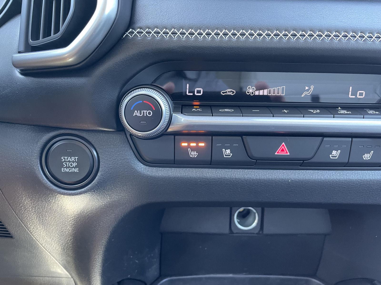 Vehicle photo 26