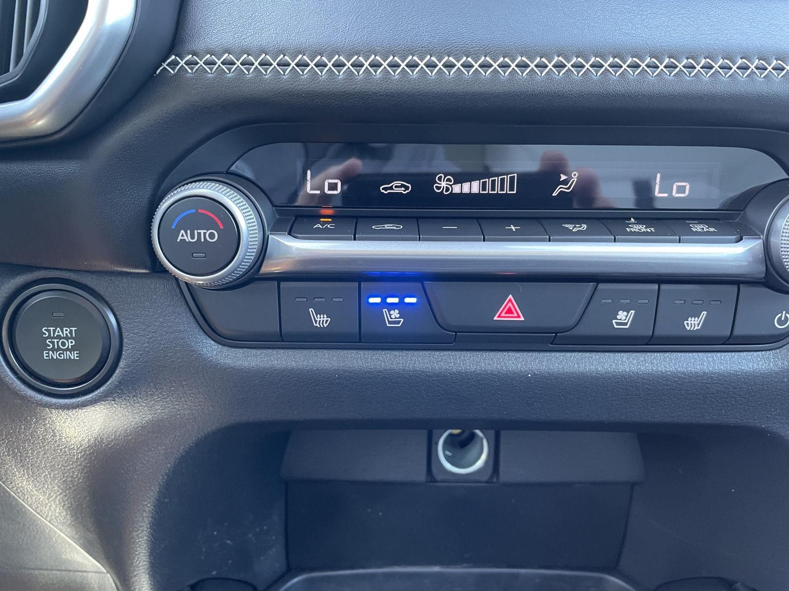 Vehicle photo 27