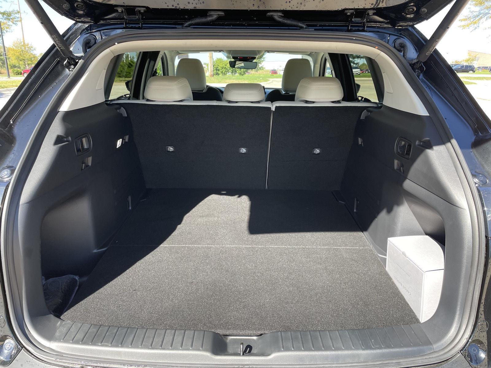 Vehicle photo 33