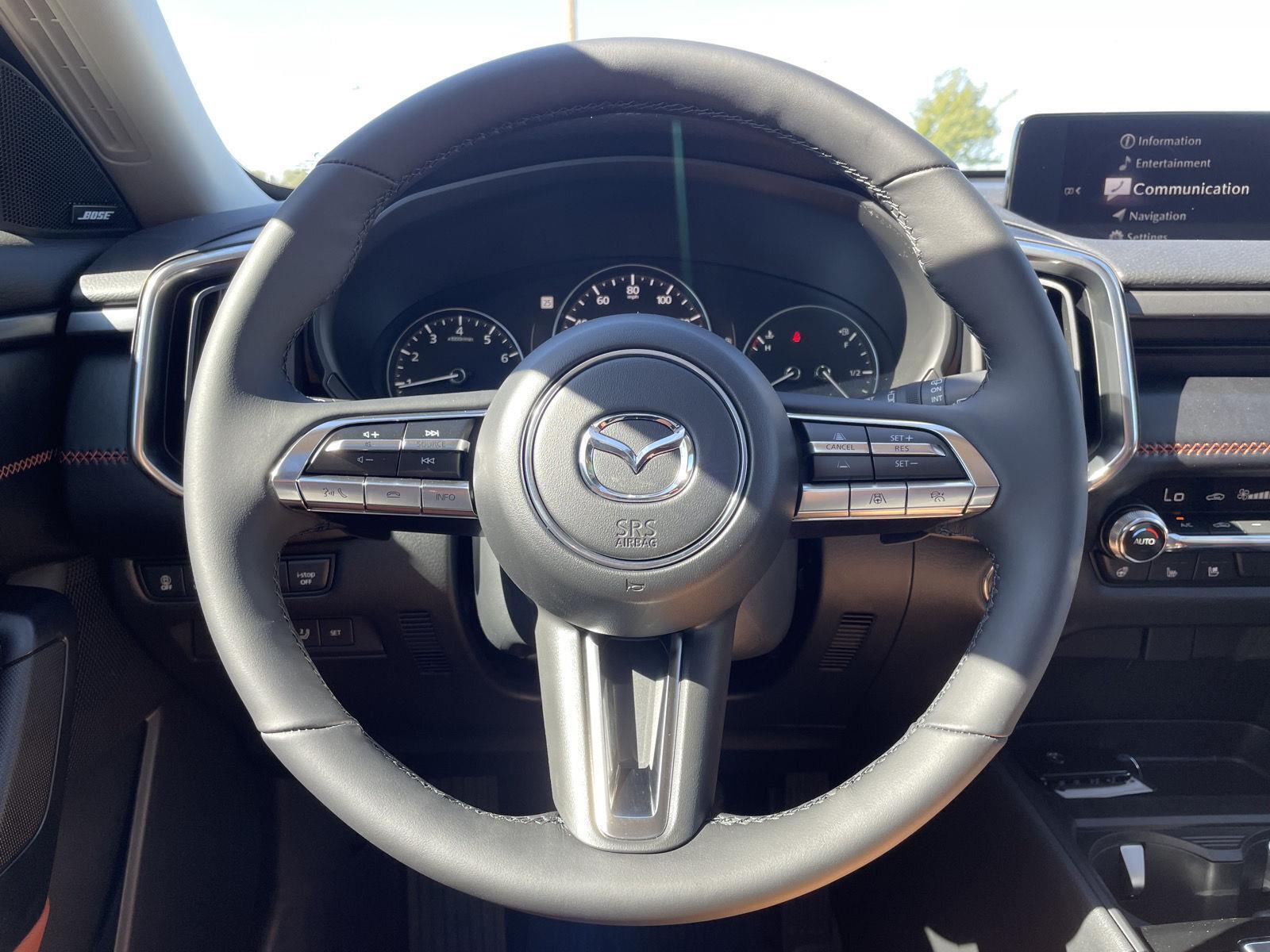 Vehicle photo 12