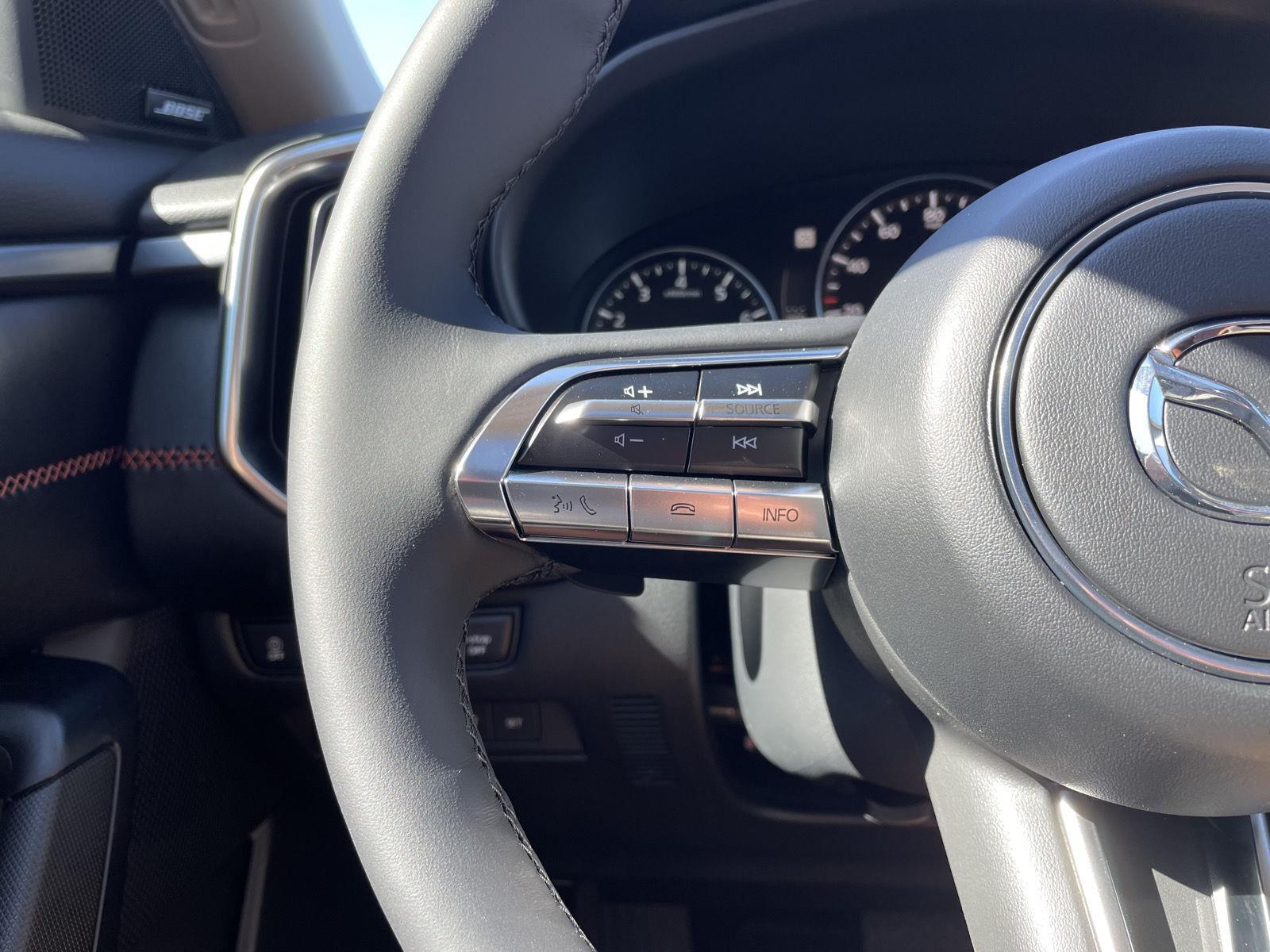 Vehicle photo 13