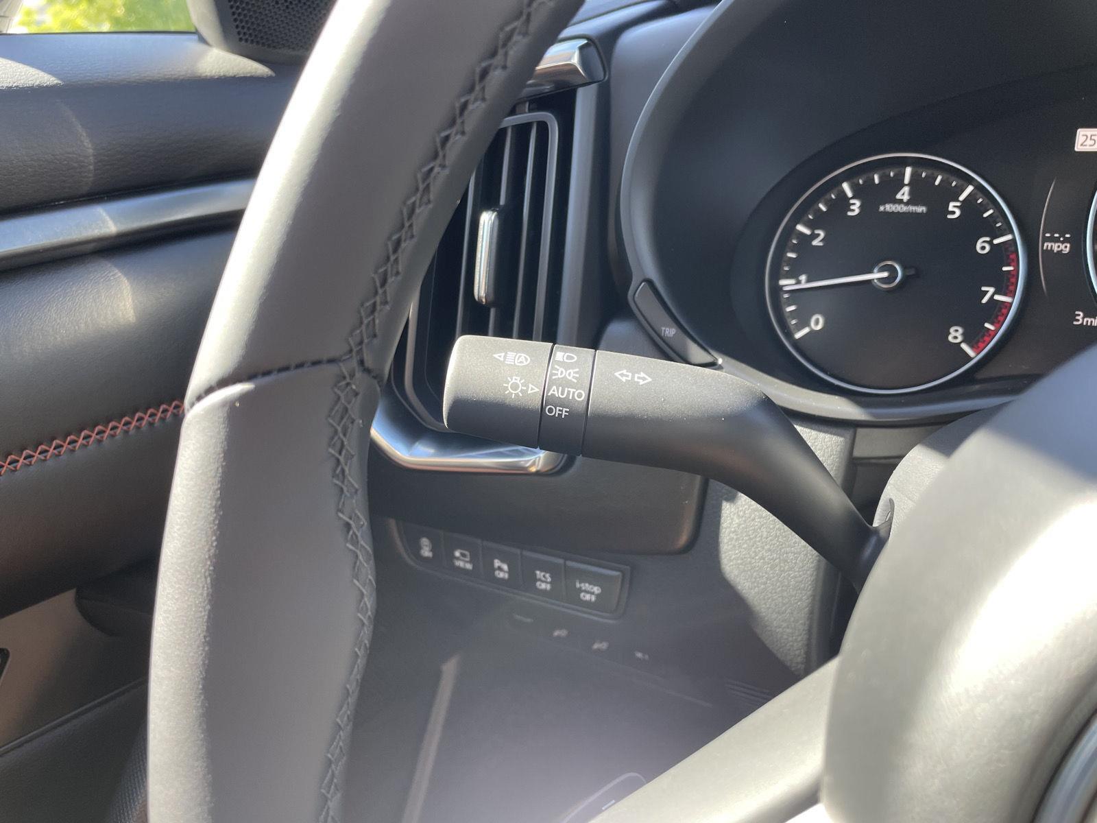 Vehicle photo 16