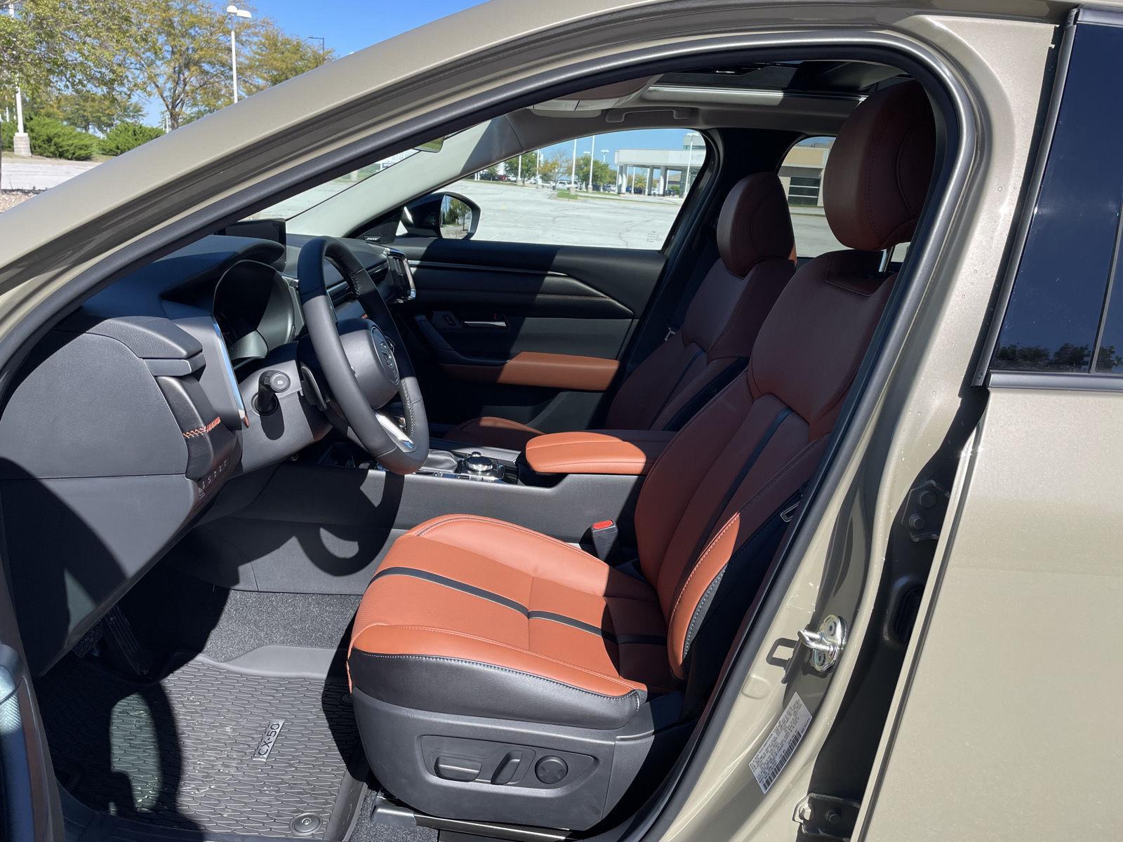 Vehicle photo 17