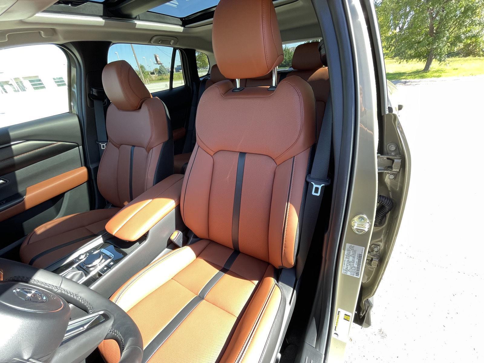 Vehicle photo 18