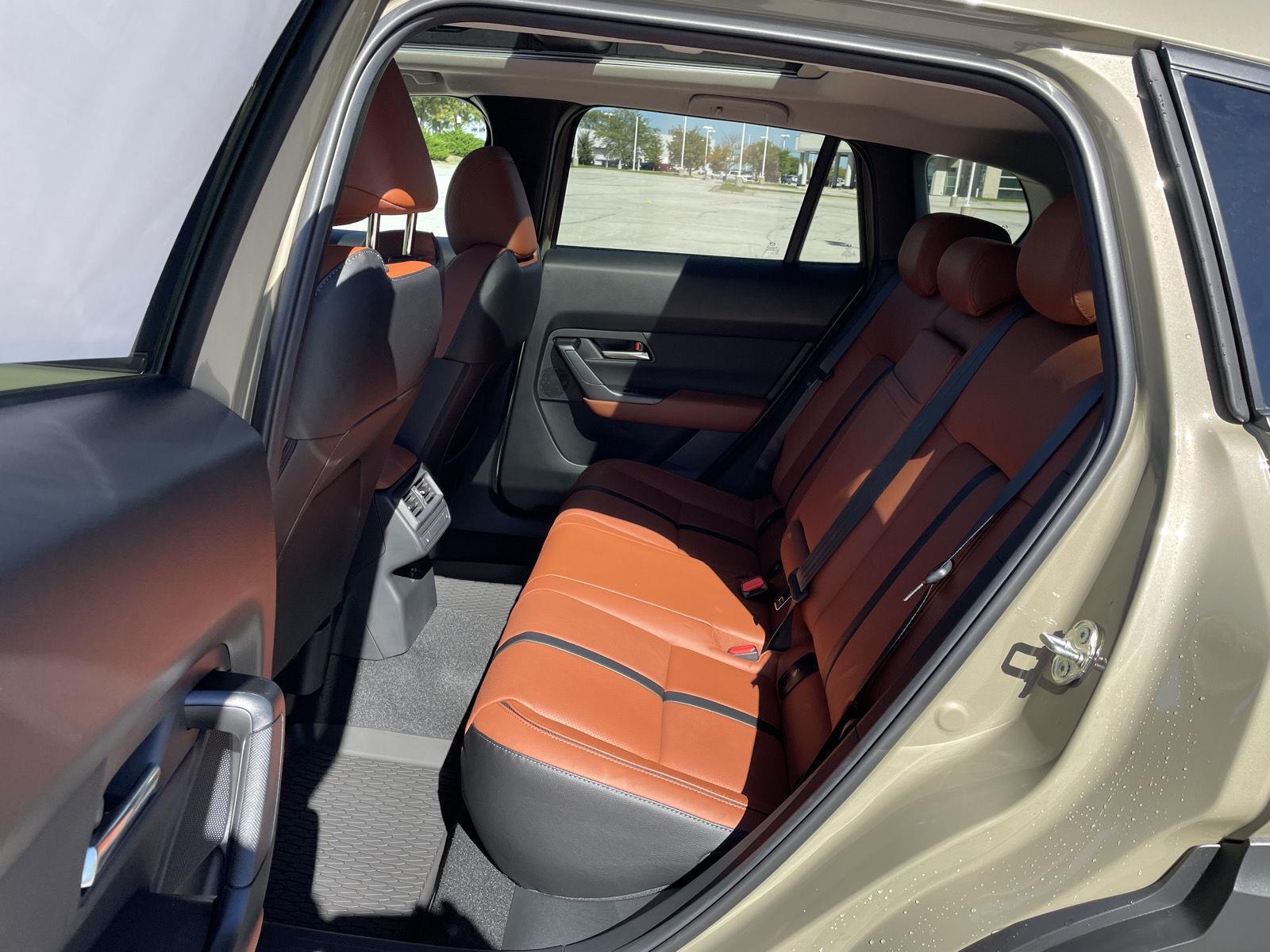 Vehicle photo 20
