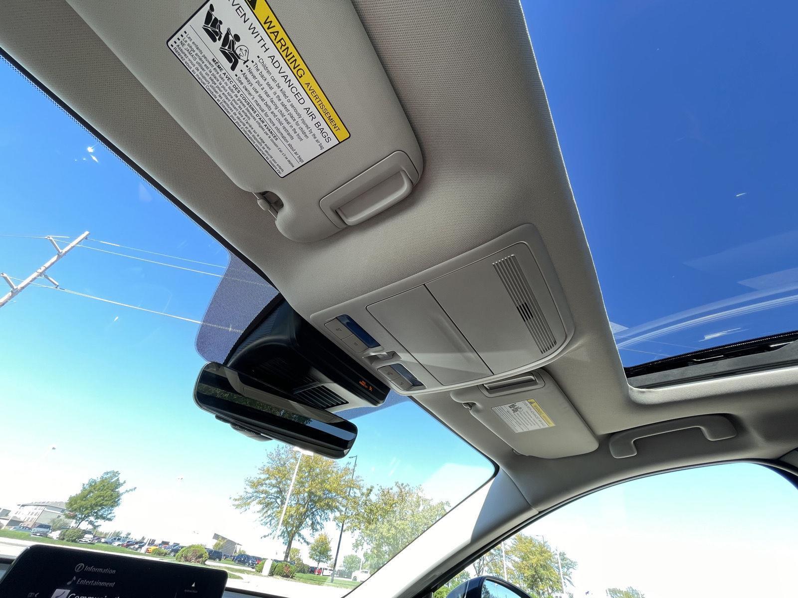 Vehicle photo 22