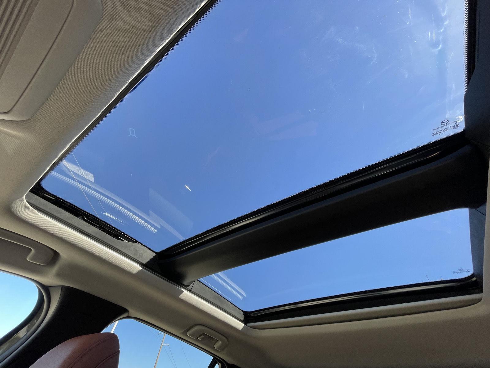 Vehicle photo 23