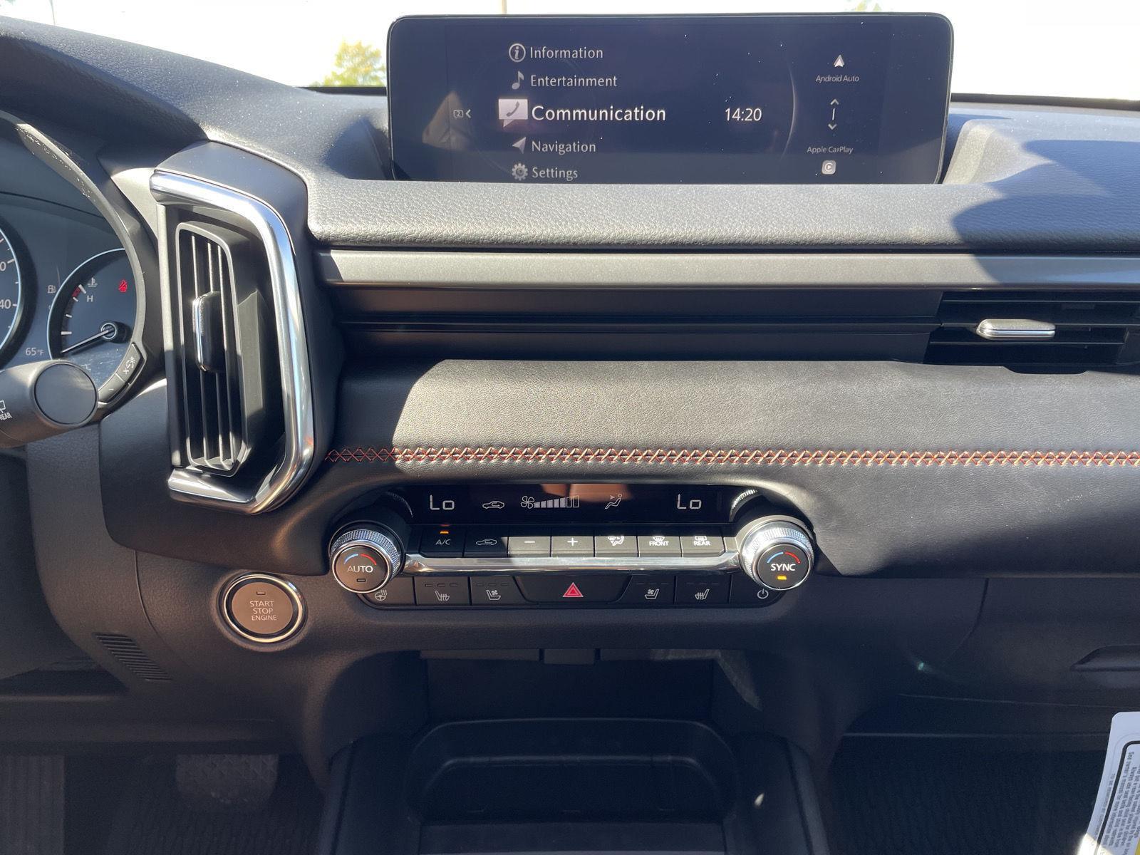 Vehicle photo 24