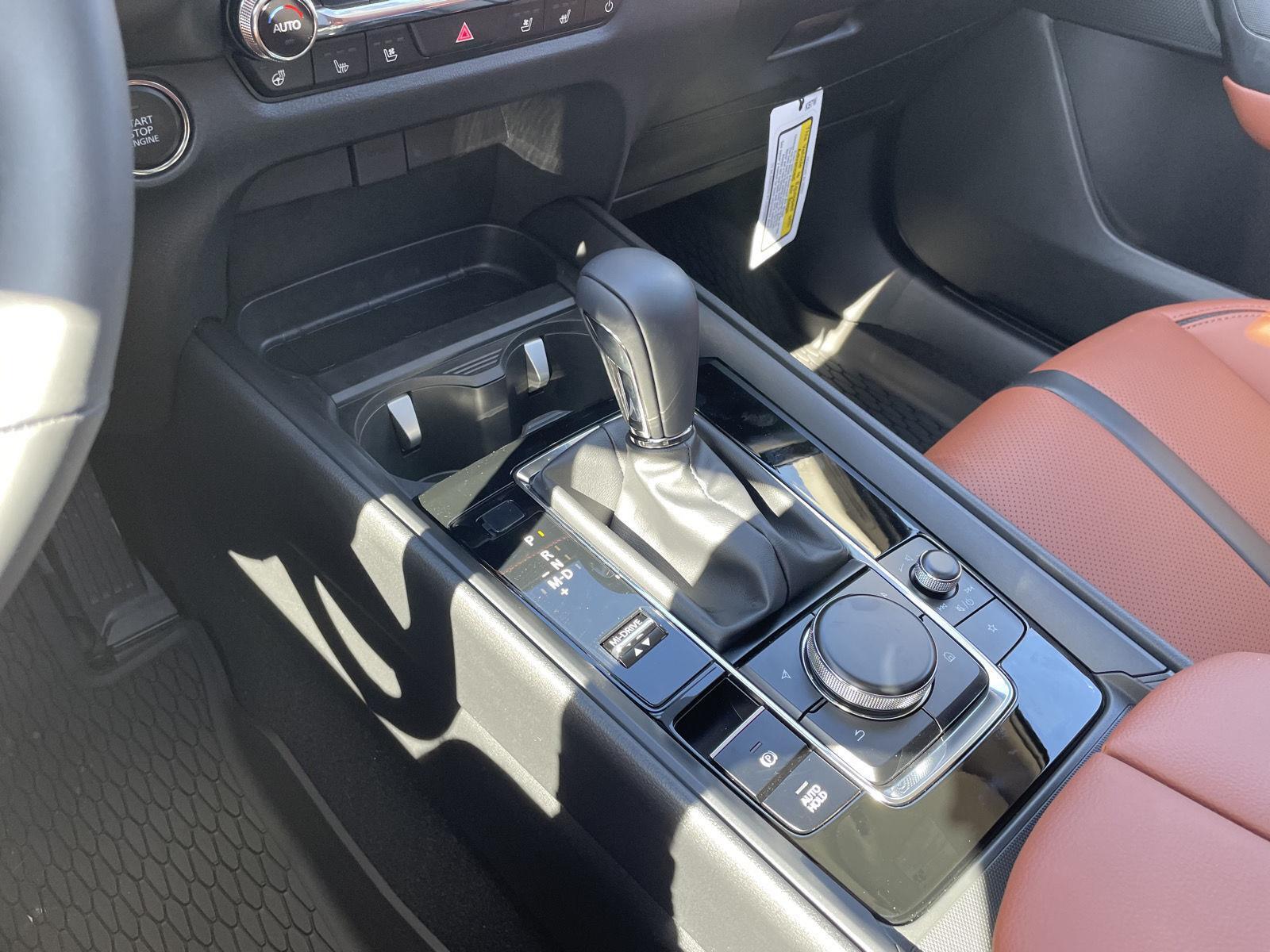 Vehicle photo 33