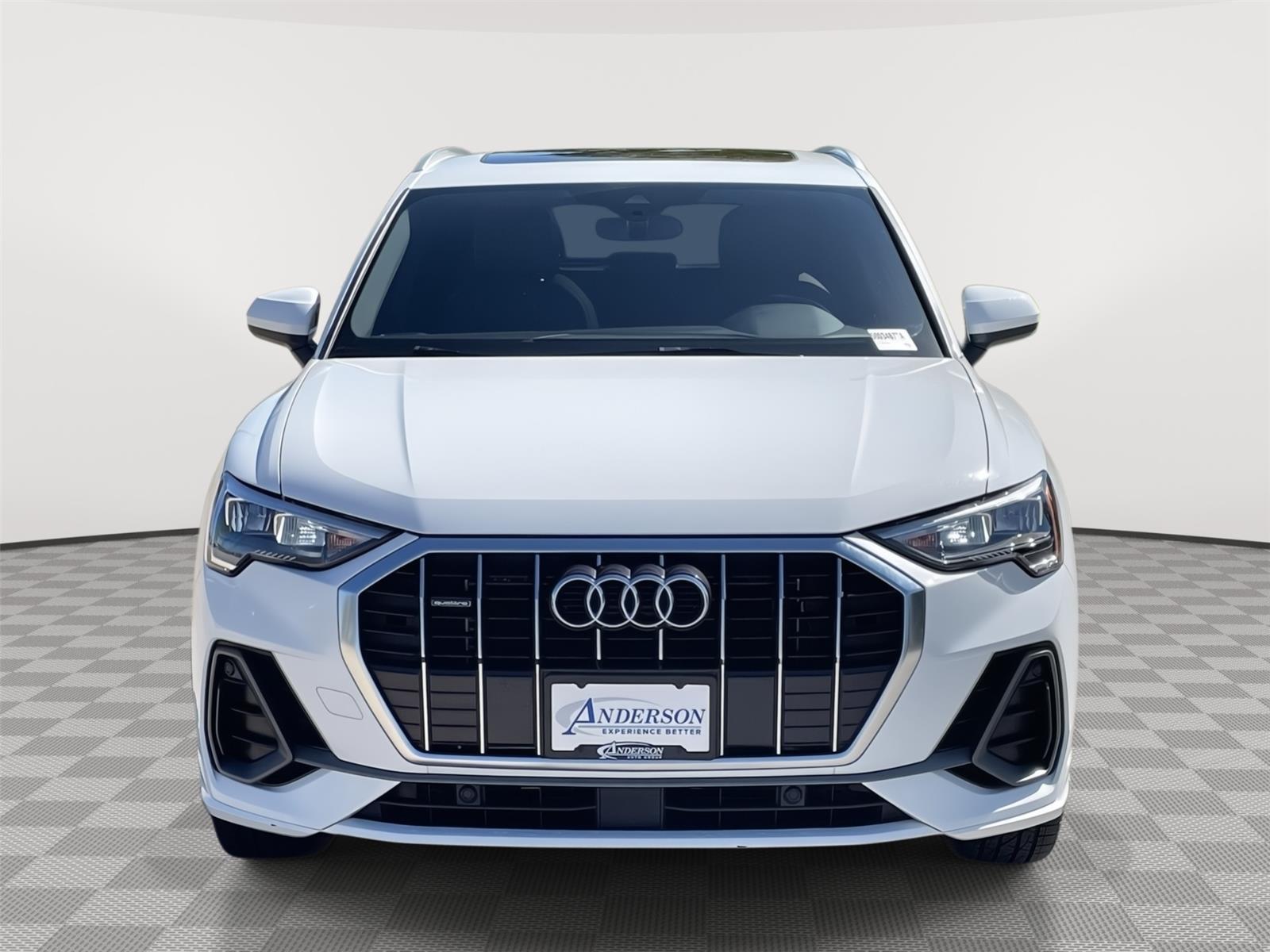 Vehicle photo 4
